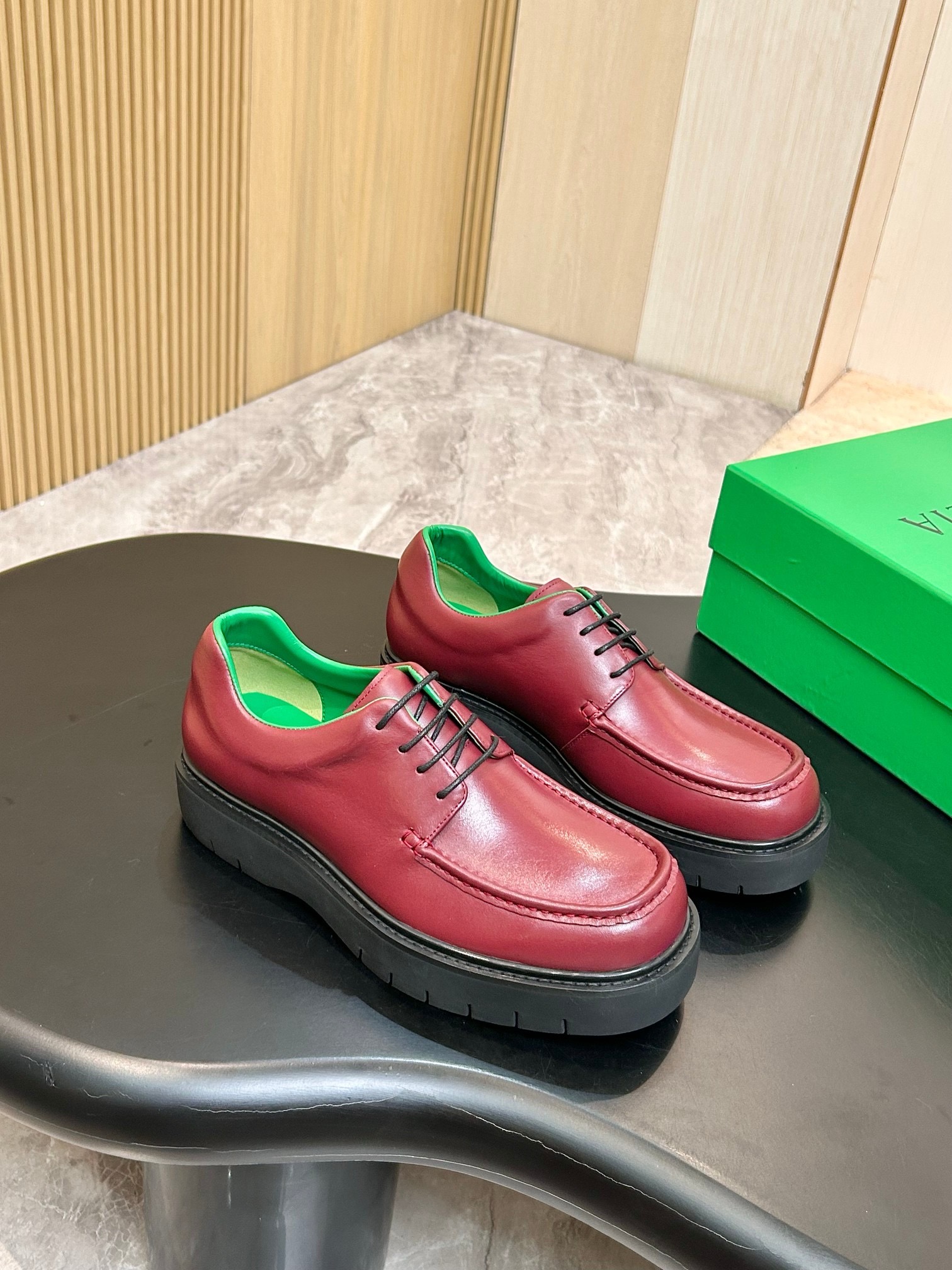 Дерби мужские Bottega Veneta Haddock бордового цвета