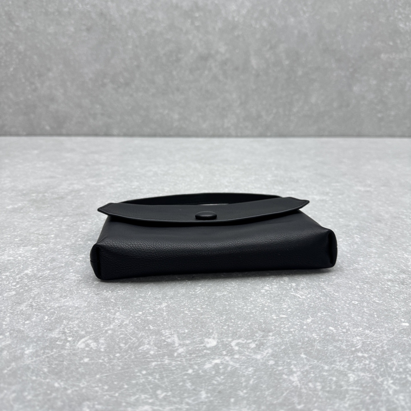 Сумка женская в стиле The Row Sally Bag черного цвета
