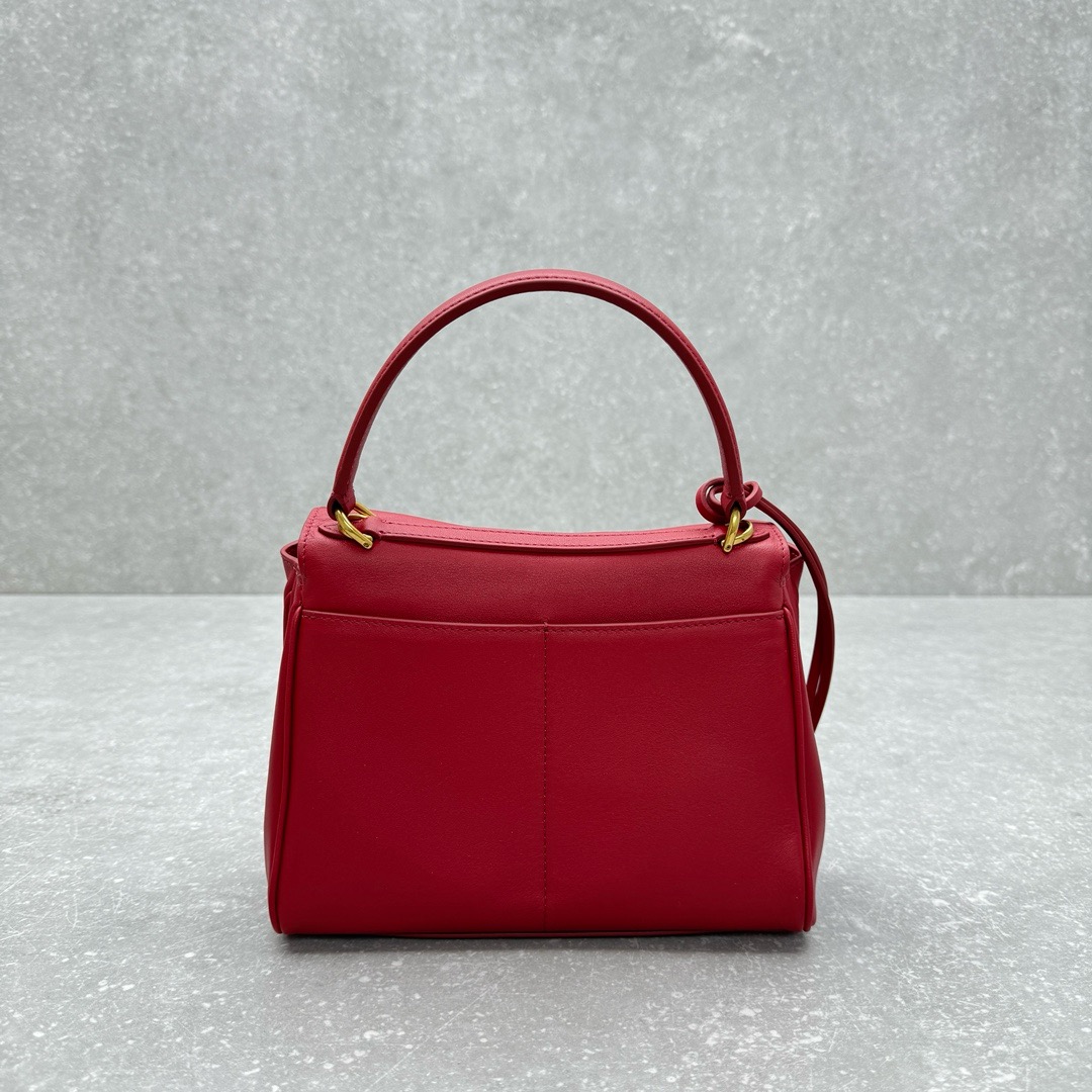 Сумка женская в стиле Balenciaga Rodeo красного цвета