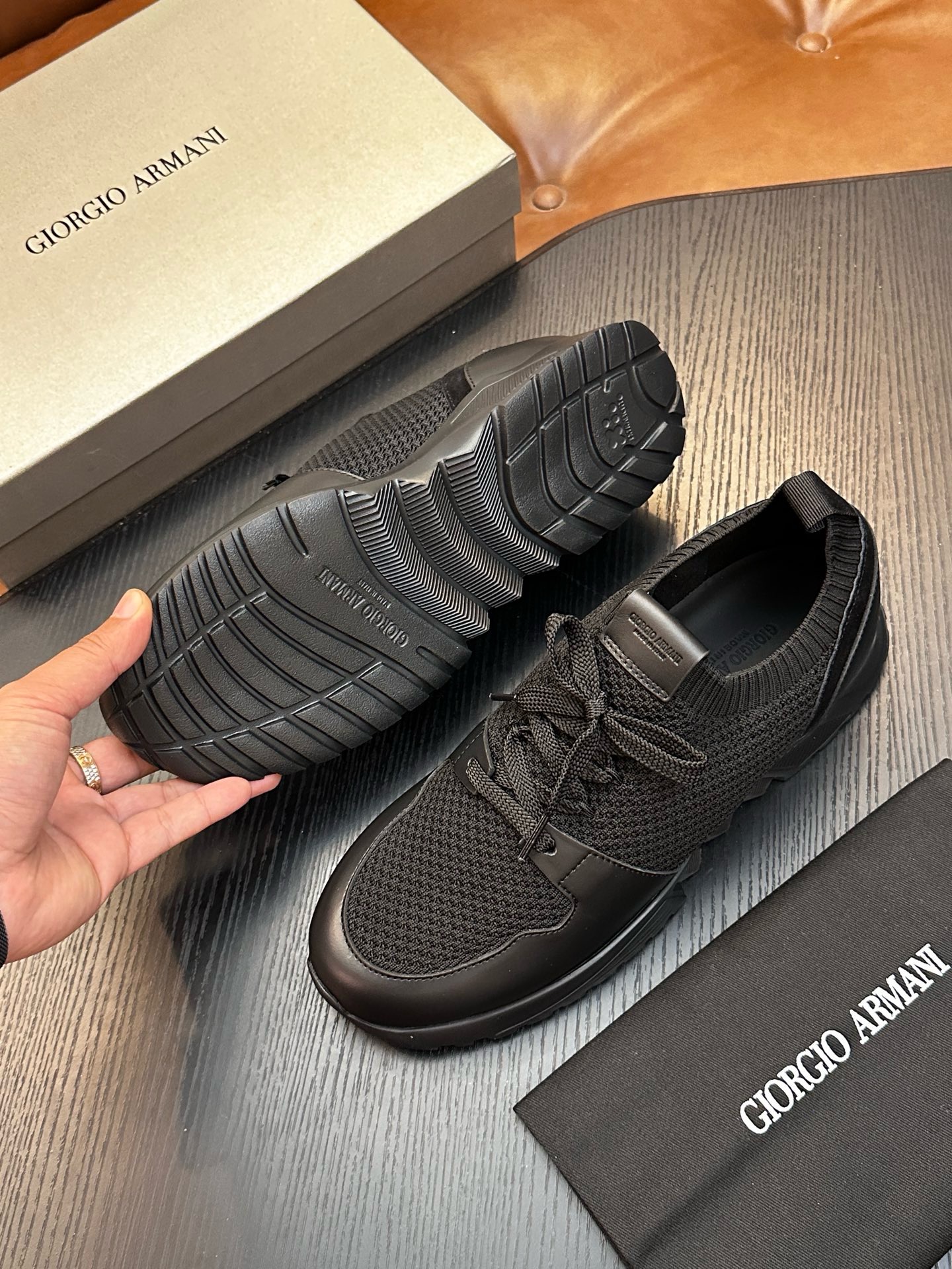 Кроссовки мужские Giorgio Armani Gyo чёрного цвета
