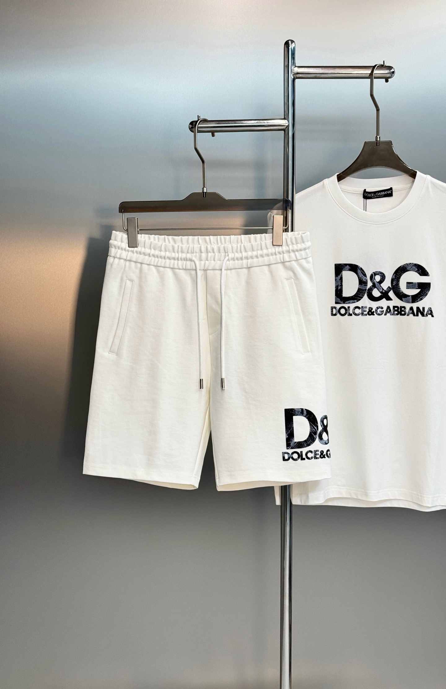 Комплект мужской в стиле Dolce & Gabbana белого цвета