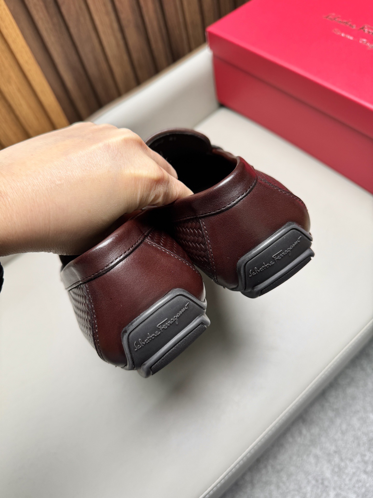 Лоферы мужские в стиле Ferragamo тёмно-коричневого цвета