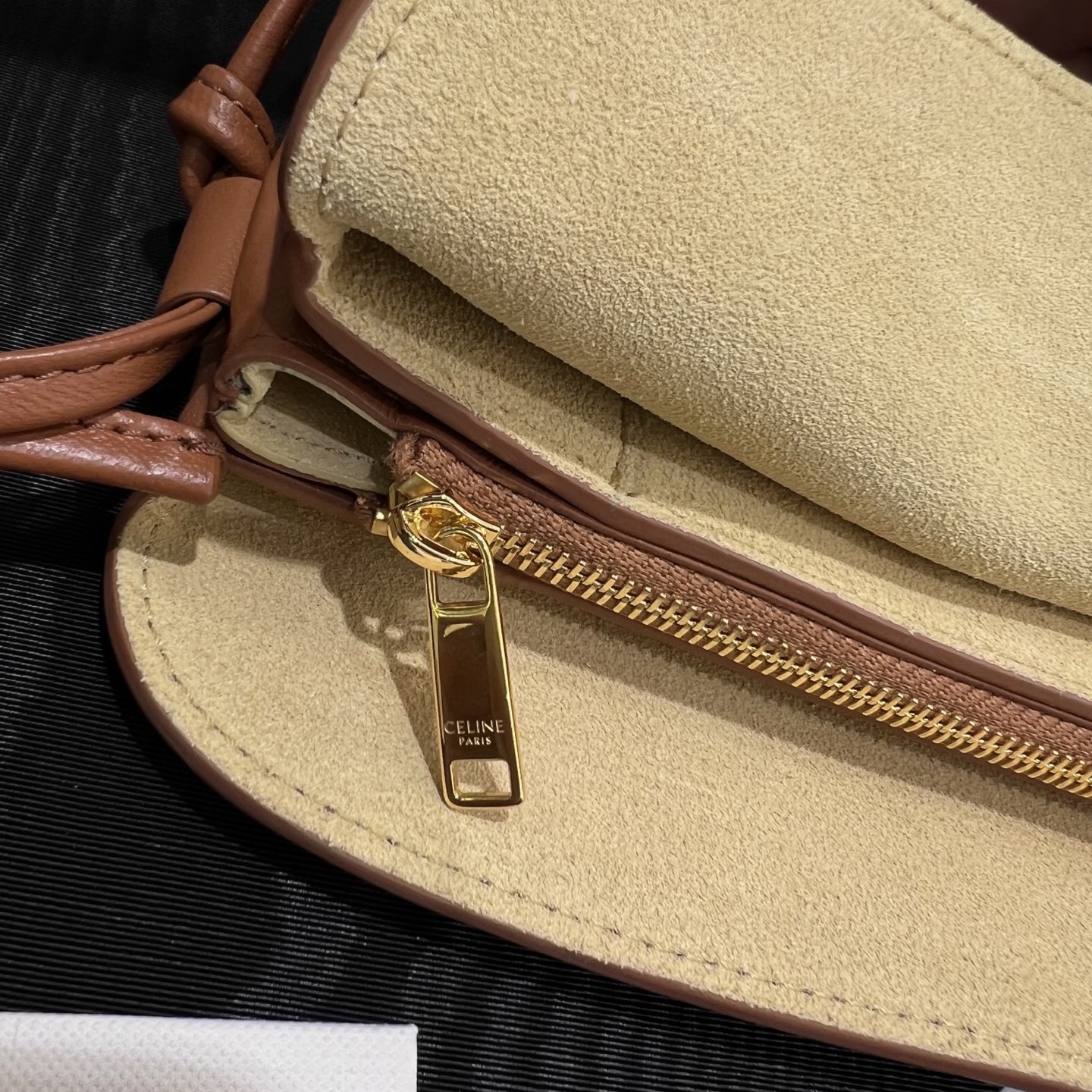 Сумка женская в стиле Celine Trio Flap карамельного цвета