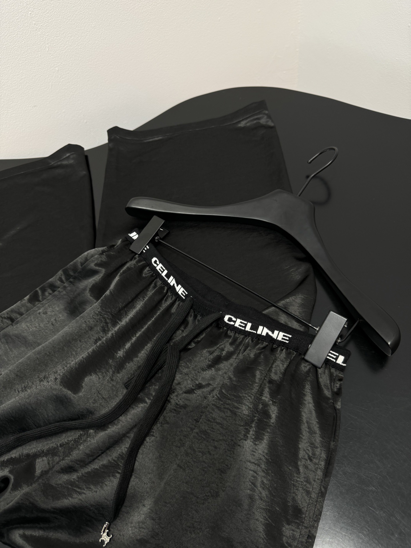 Брюки женские в стиле Celine чёрного цвета с поясом на кулиске