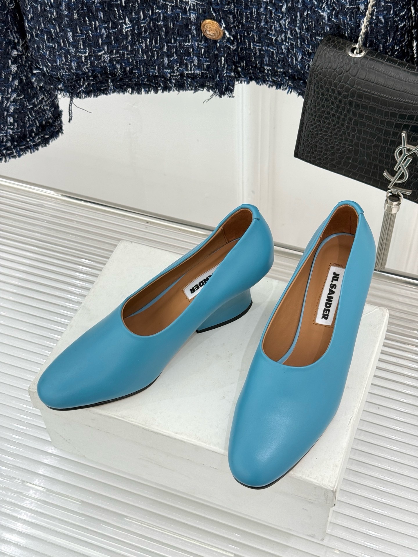 Туфли женские в стиле Jil Sander голубого цвета