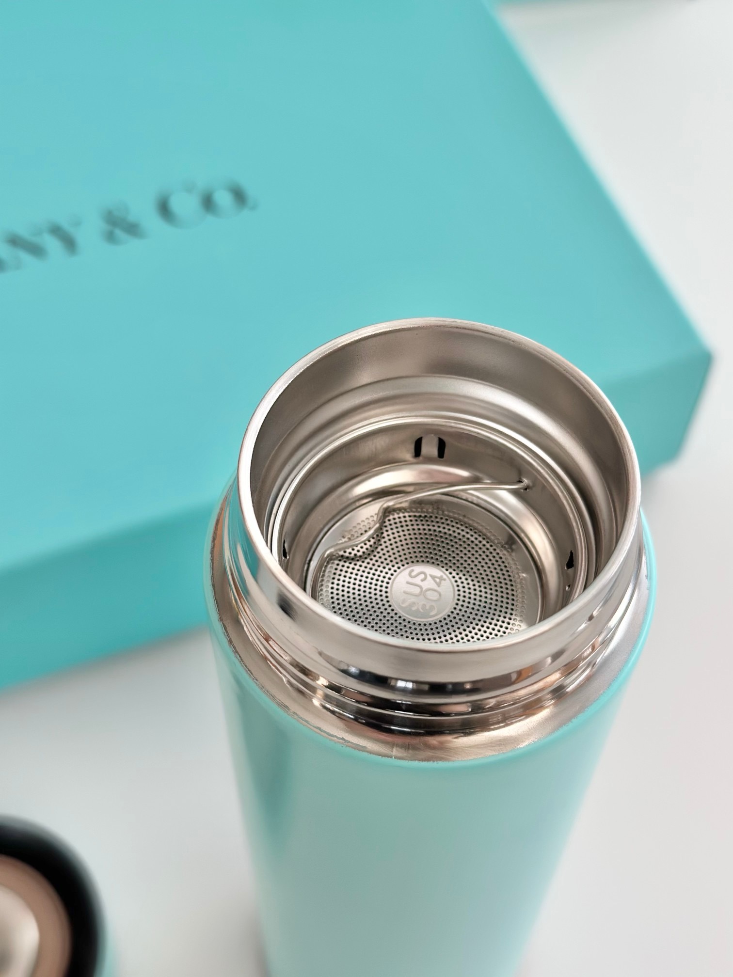 Подарочный набор Tiffany & Co. с термокружкой и зонтом