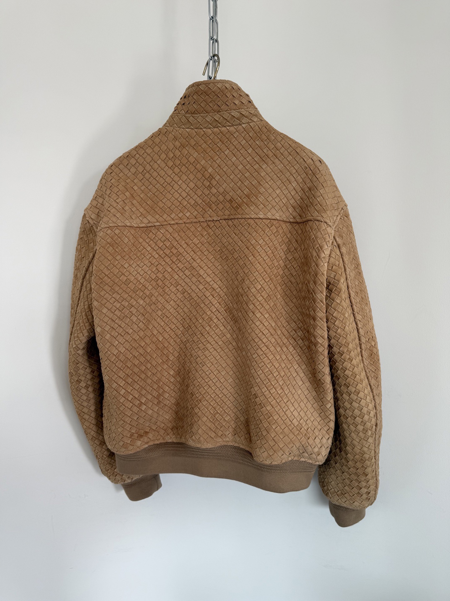 Куртка мужская в стиле Bottega Veneta  цвета кэмел с плетением Intrecciato