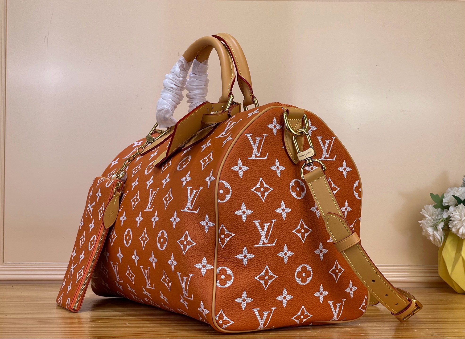Сумка женская Louis Vuitton Speedy P9 Bandoulière 40 оранжевого цвета
