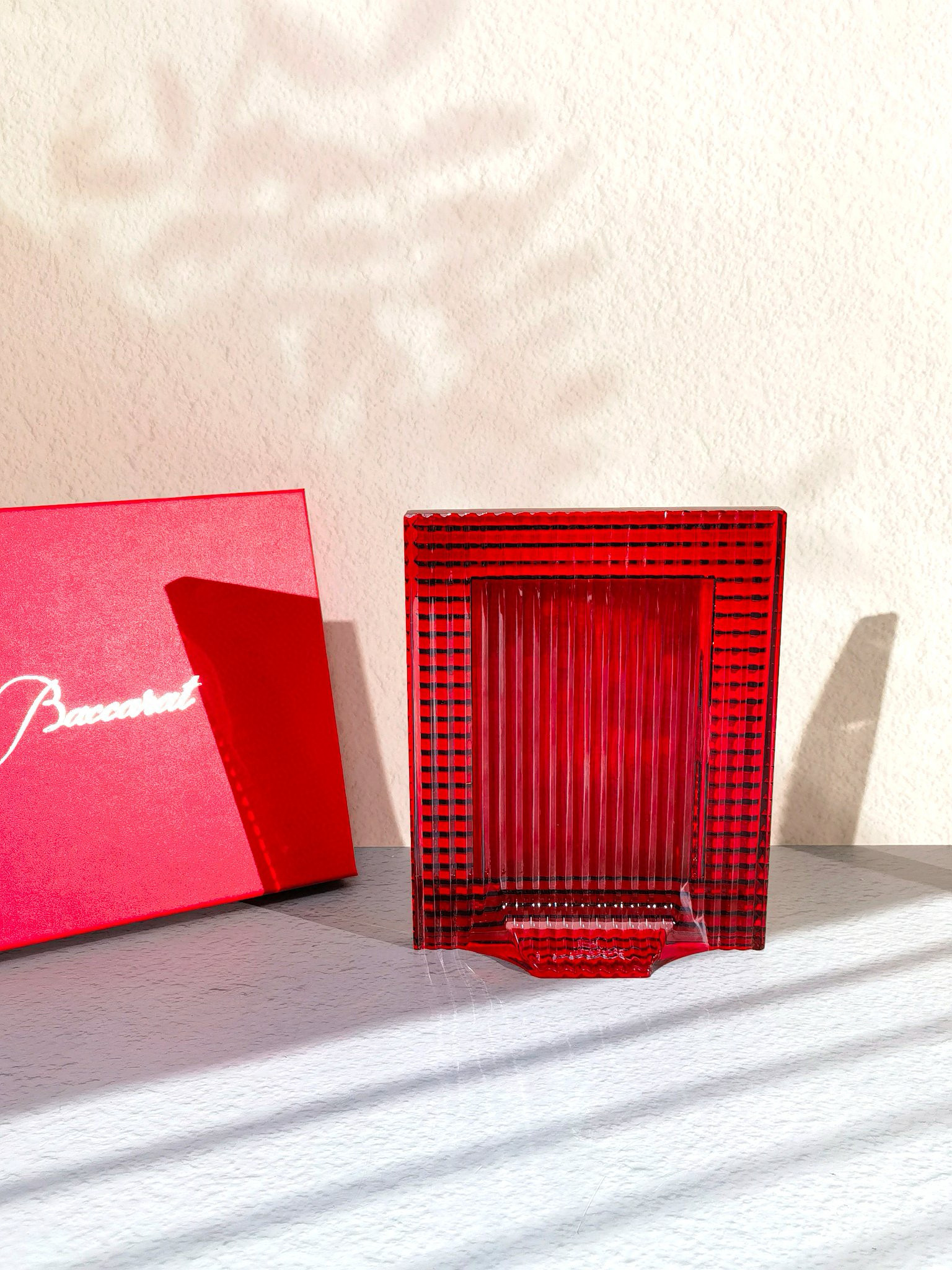 Хрустальная фоторамка в стиле Baccarat Brilliant Series, красного цвета