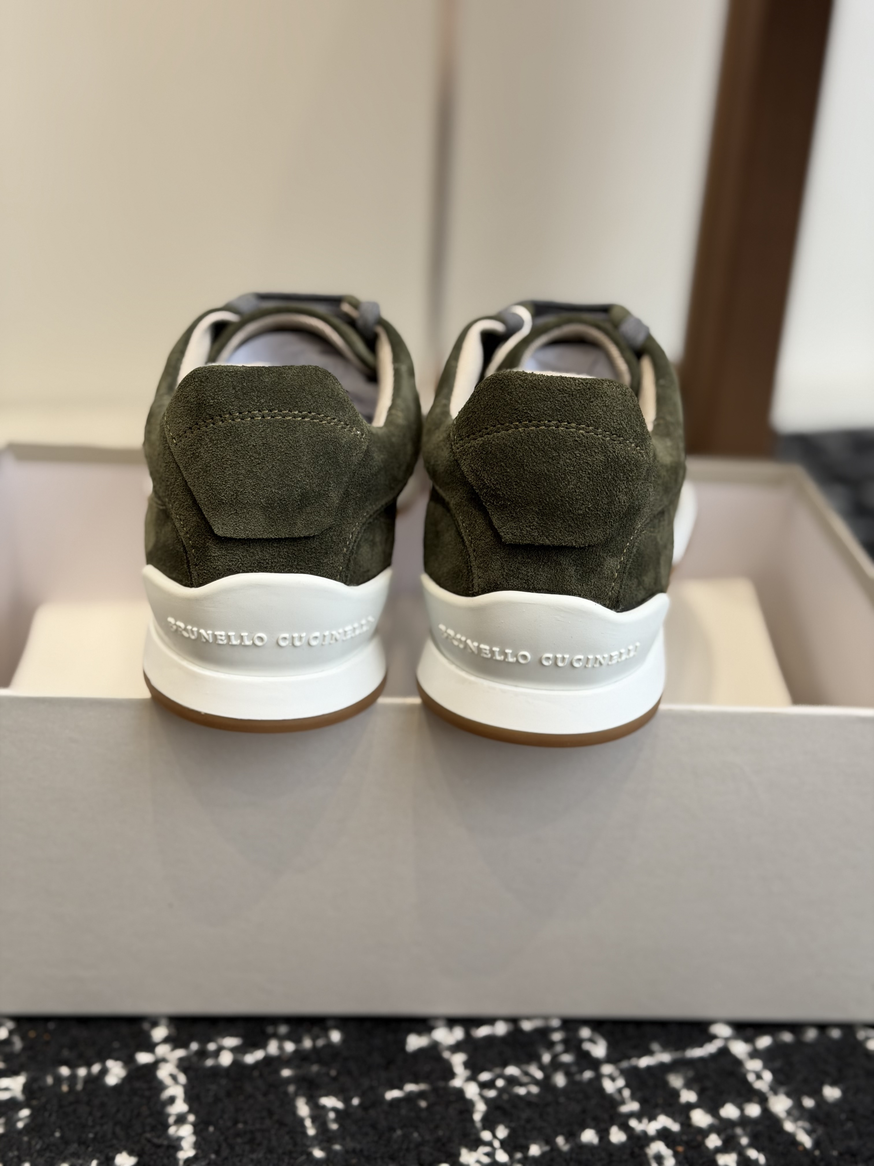 Кроссовки женские в стиле Brunello Cucinelli зеленого цвета