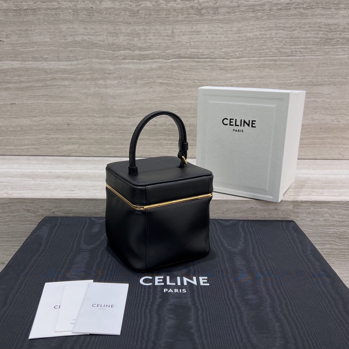 Сумка женская Celine Triomphe Frame чёрного цвета