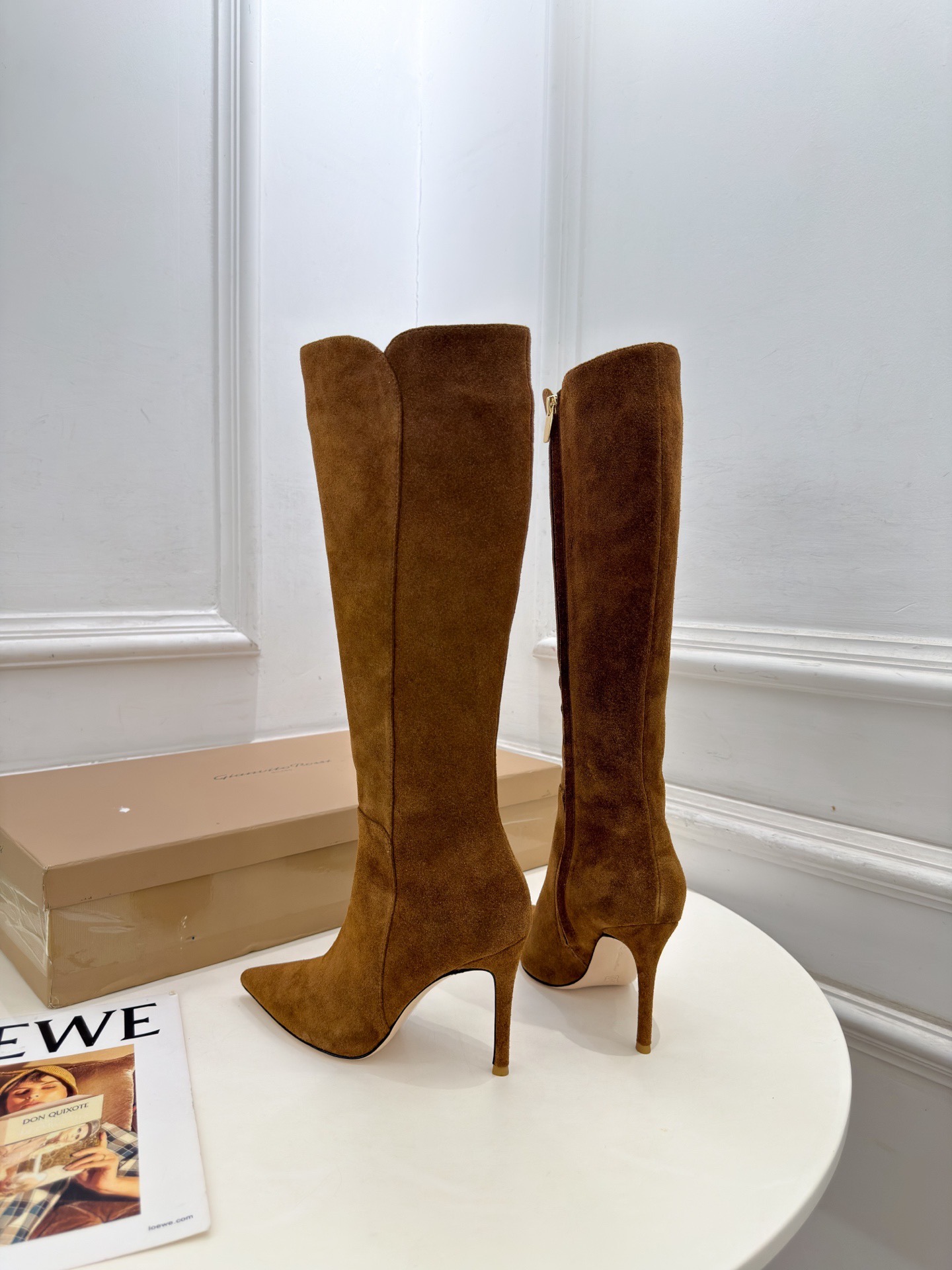 Сапоги женские Gianvito Rossi коричневого цвета