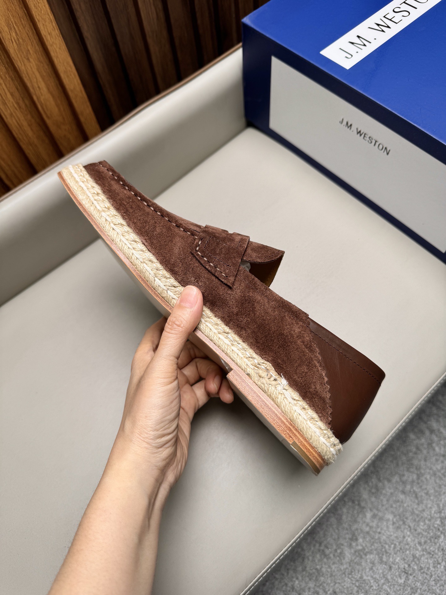 Лоферы мужские в стиле J.M. Weston светло-коричневого цвета