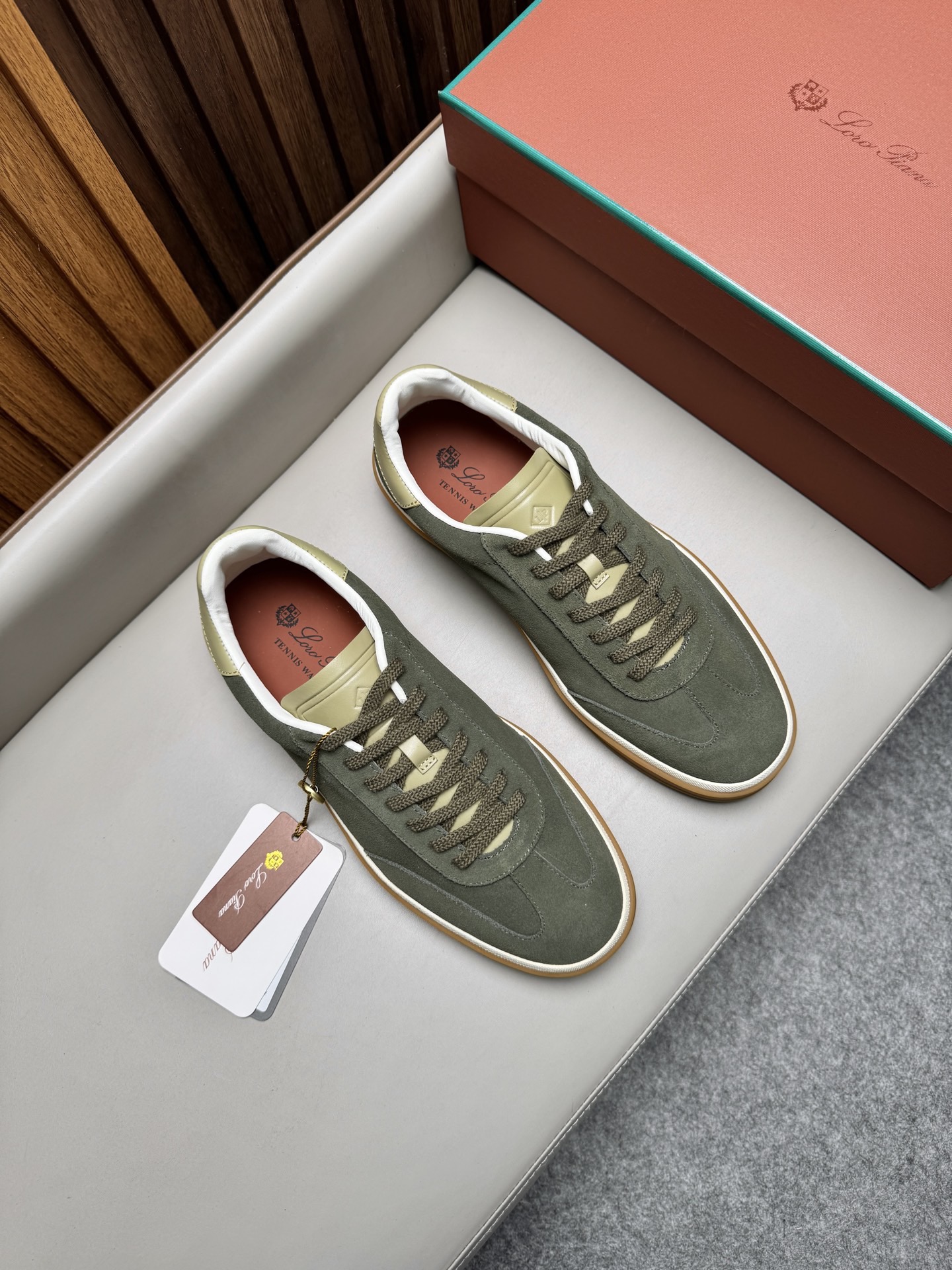 Кроссовки мужские в стиле Loro Piana оливкового цвета