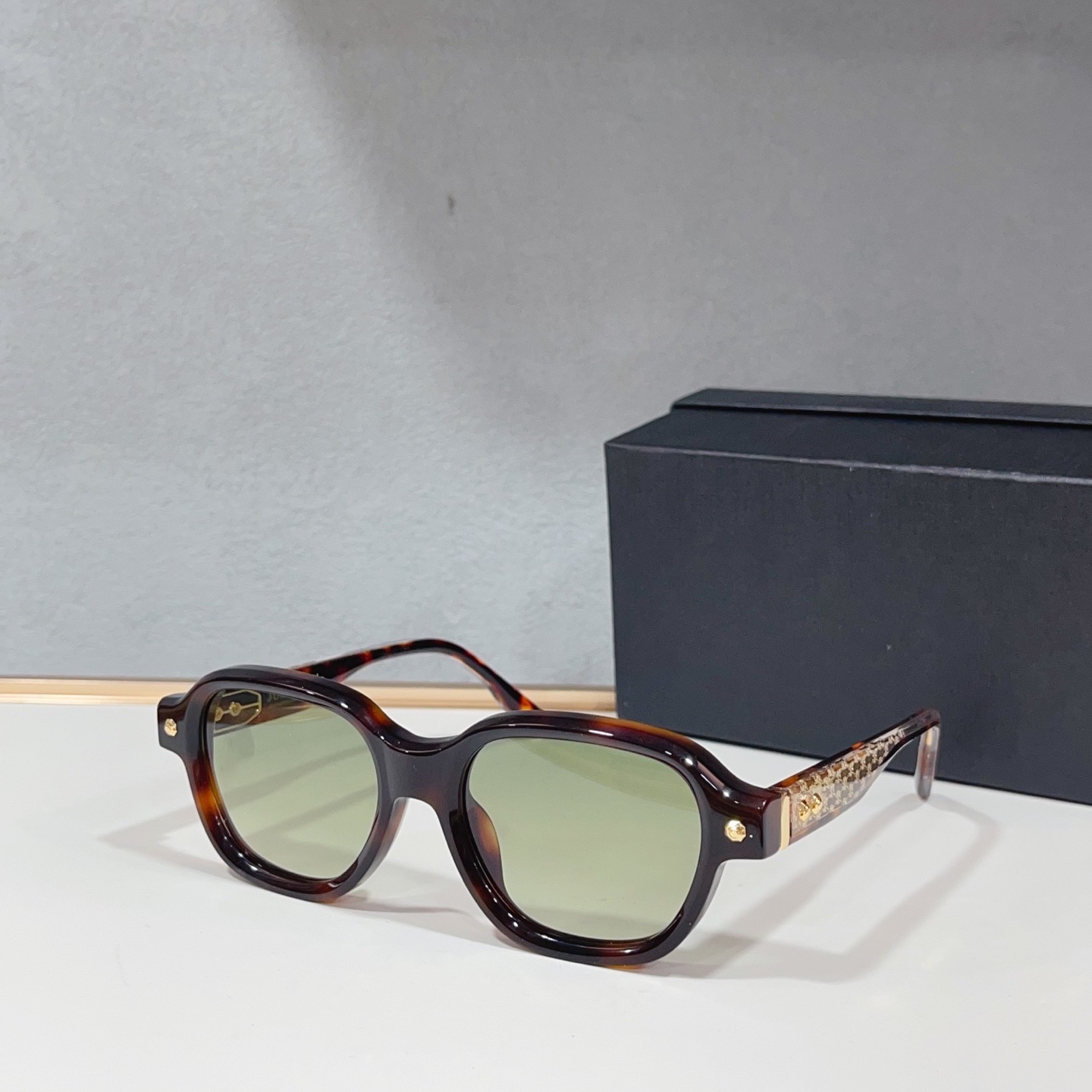 Очки солнцезащитные мужские в стиле John Dalia