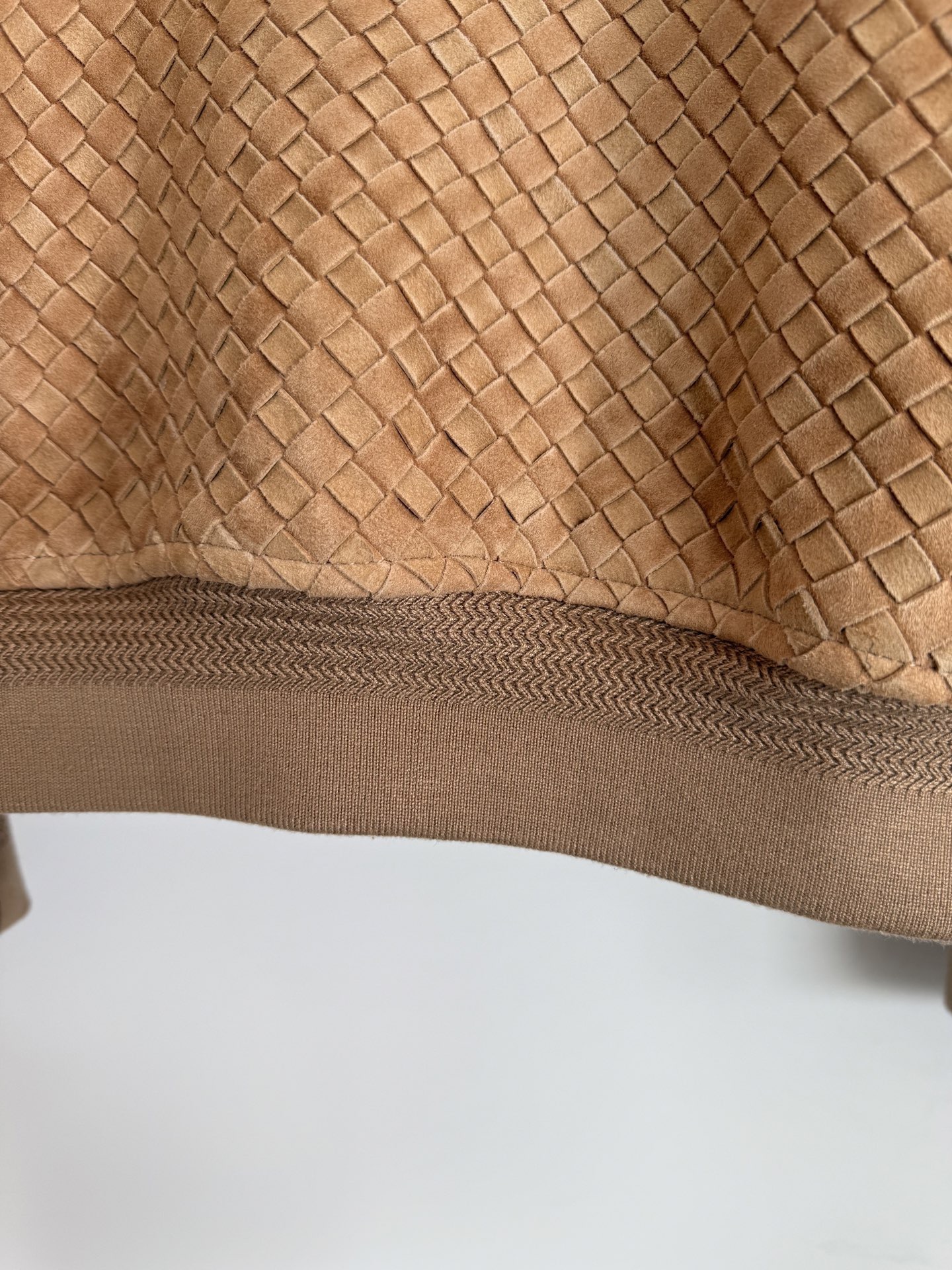 Куртка мужская в стиле Bottega Veneta  цвета кэмел с плетением Intrecciato