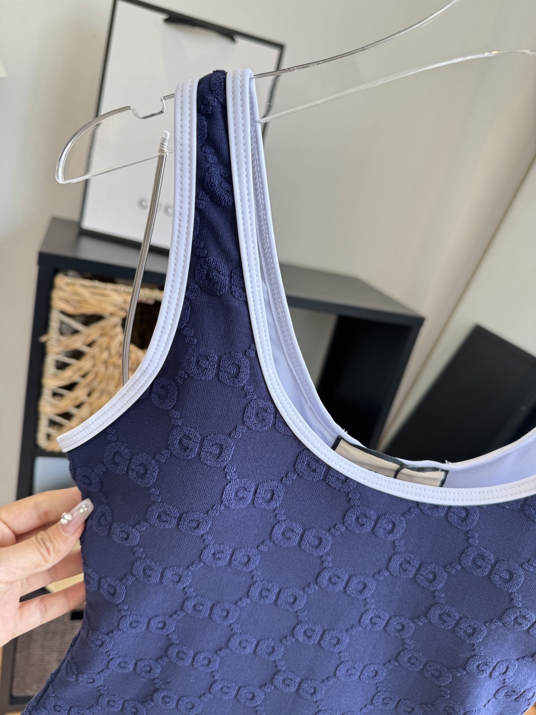 Купальник женский в стиле Gucci слитный синего цвета с контрастной окантовкой