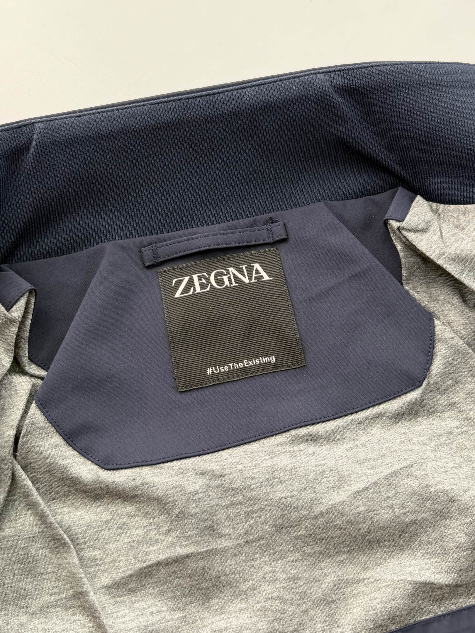 Куртка мужская в стиле Zegna тёмно-синего цвета с кожаными элементами