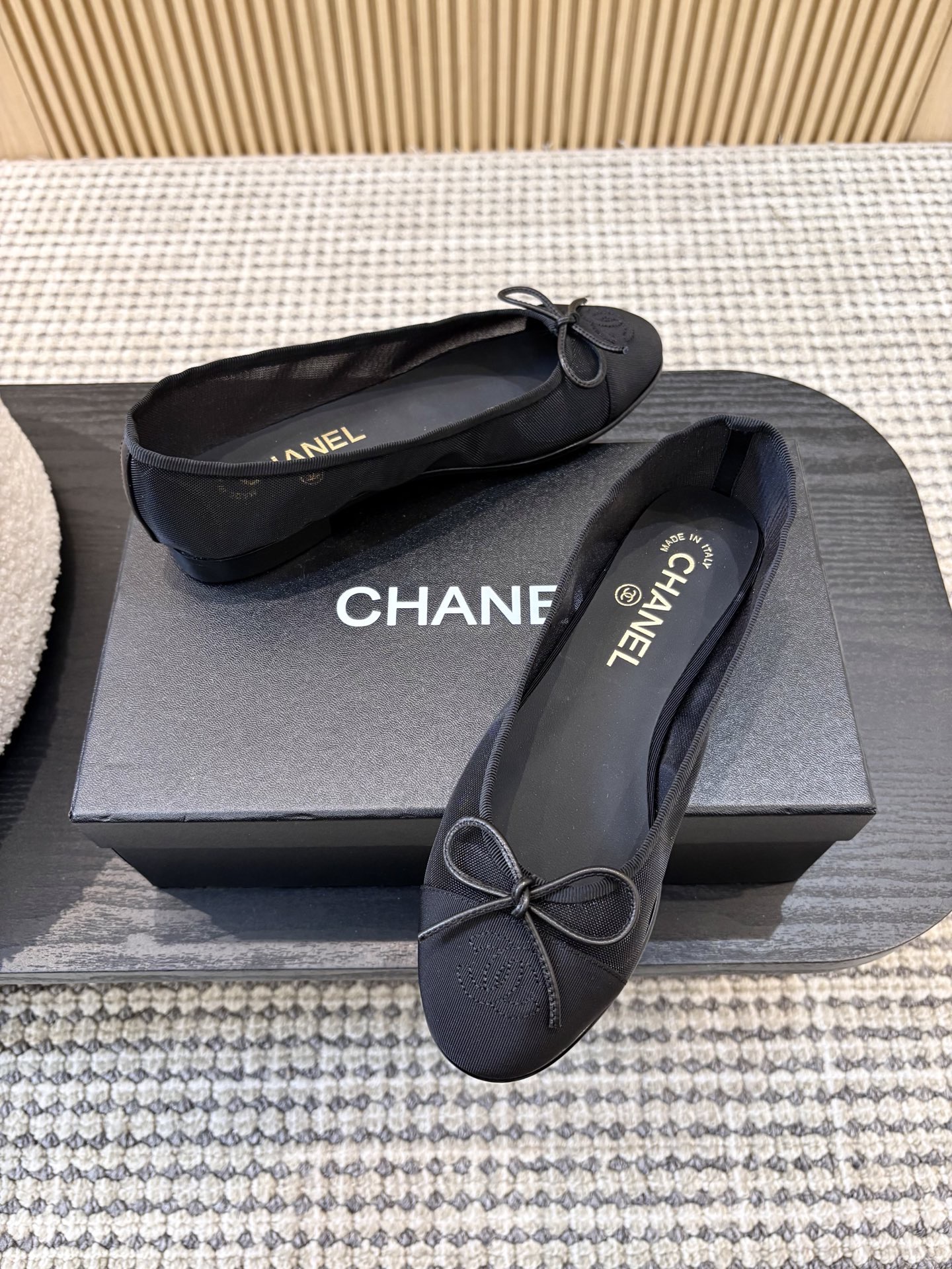 Балетки женские Chanel черного цвета