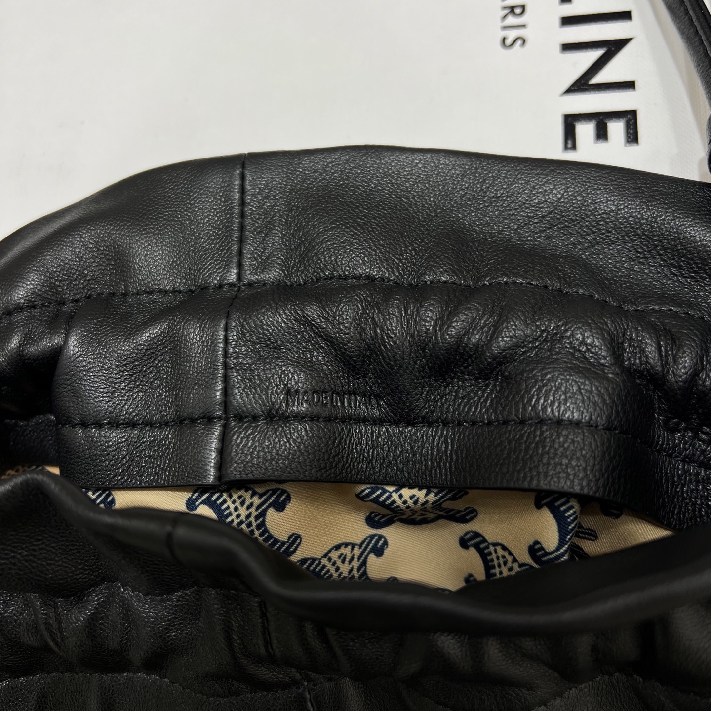 Сумка женская в стиле Celine Crystal Pouch чёрного цвета