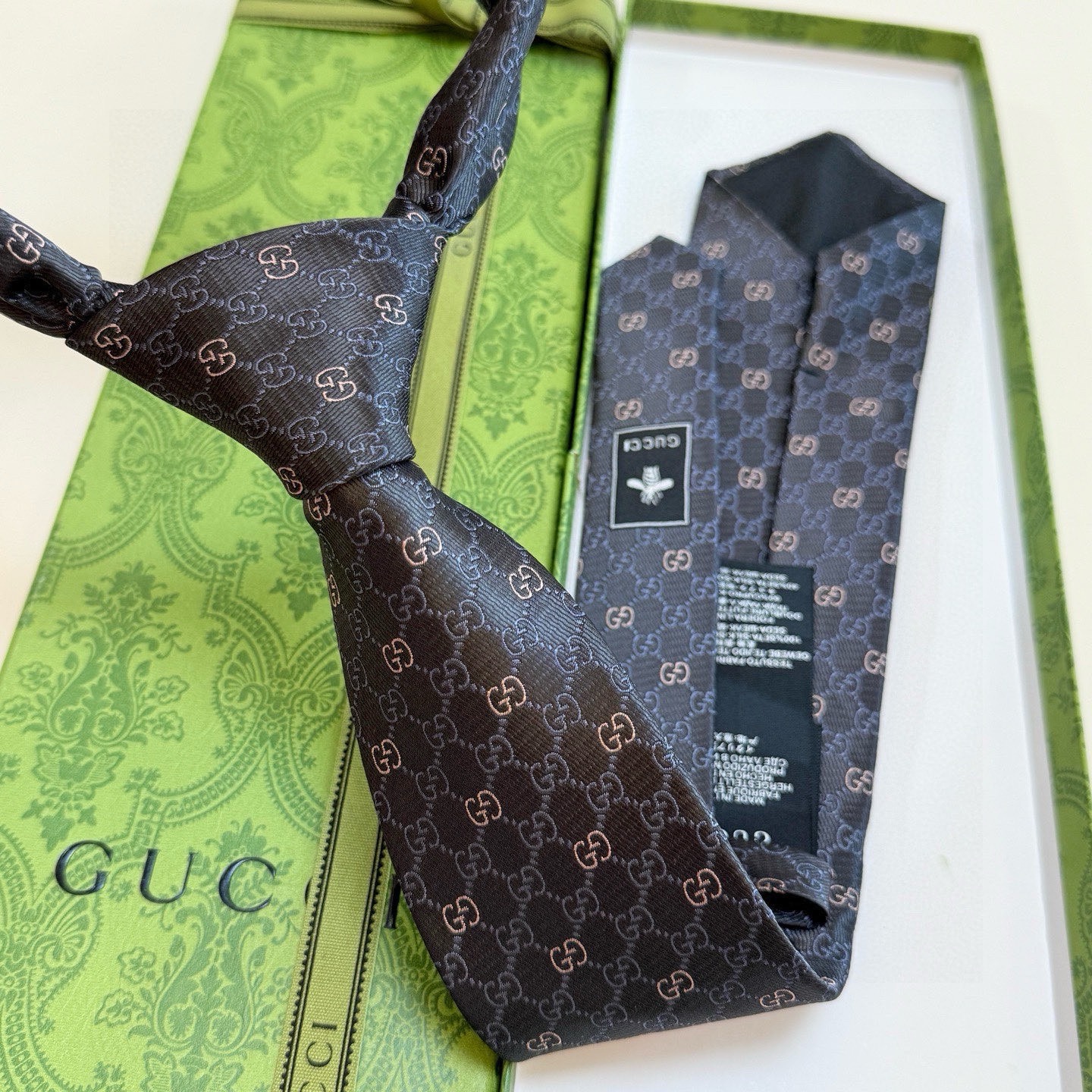 Галстук мужской в стиле Gucci тёмно-синего цвета с жаккардовым узором GG