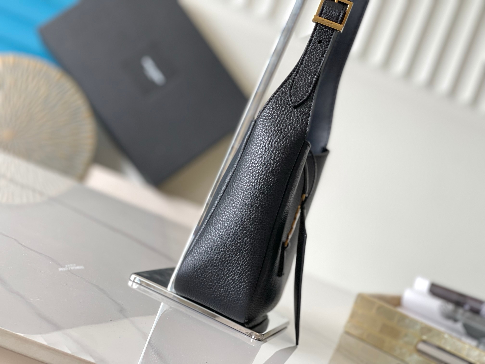 Сумка женская в стиле Saint Laurent Mini Hobo черного цвета