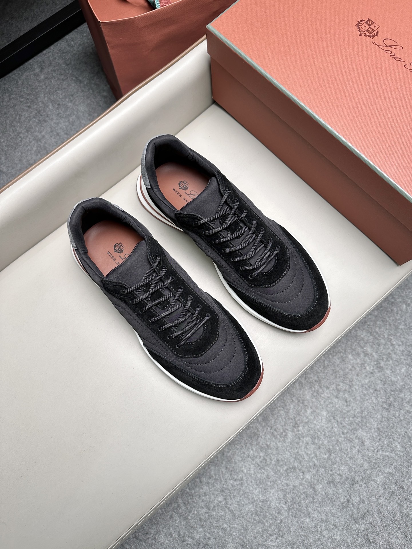 Кроссовки мужские в стиле Loro Piana черного цвета