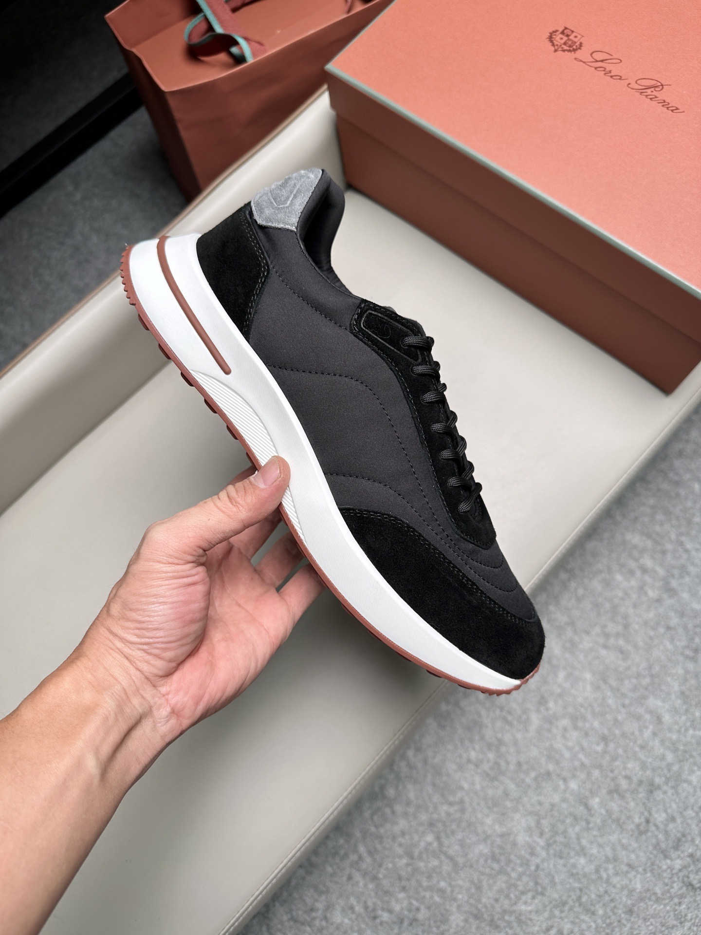 Кроссовки мужские в стиле Loro Piana черного цвета