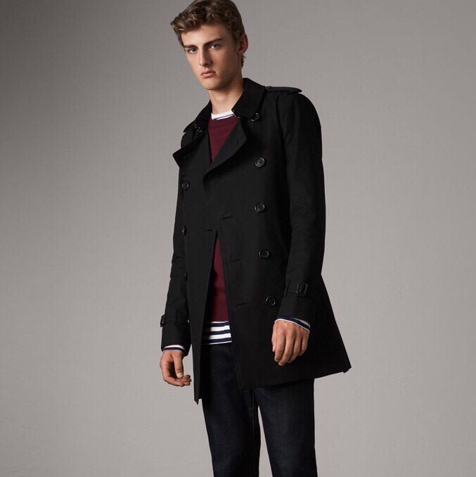 Тренч мужской в стиле Burberry средней длины чёрного и тёмно-синего цвета