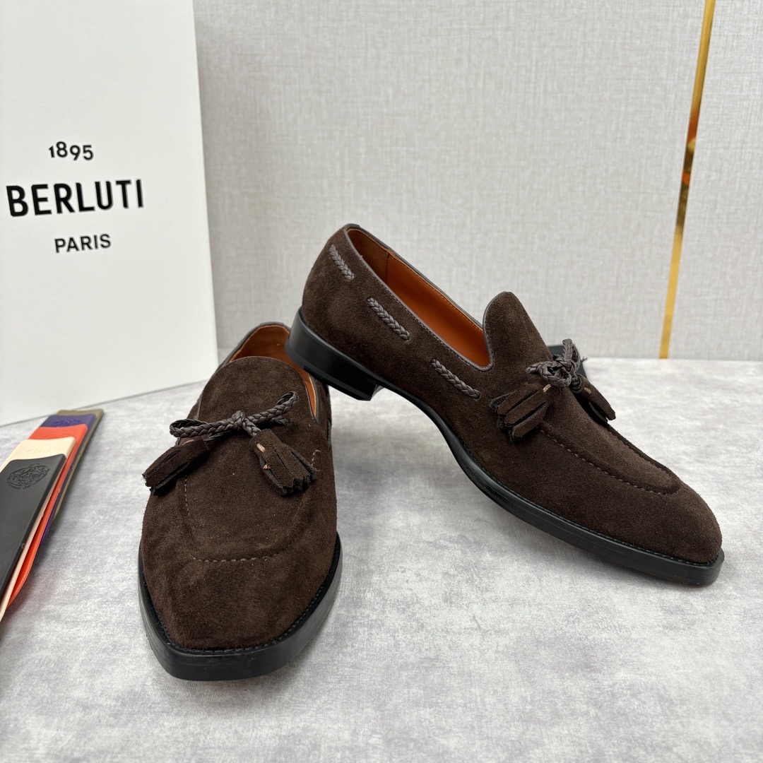 Лоферы мужские в стиле Berluti Lorenzo из натуральной замши коричневого цвета