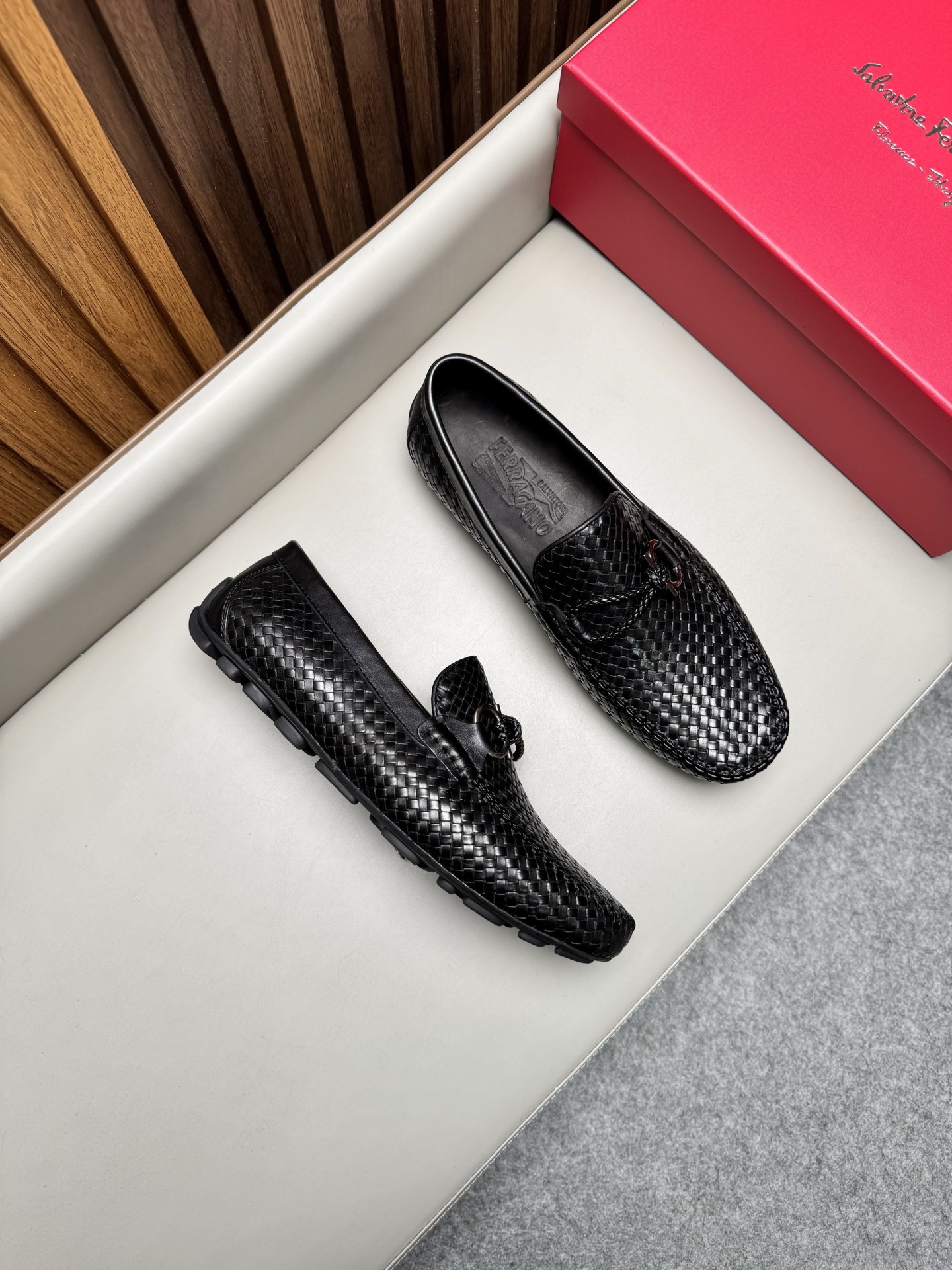 Лоферы мужские в стиле Ferragamo чёрного цвета