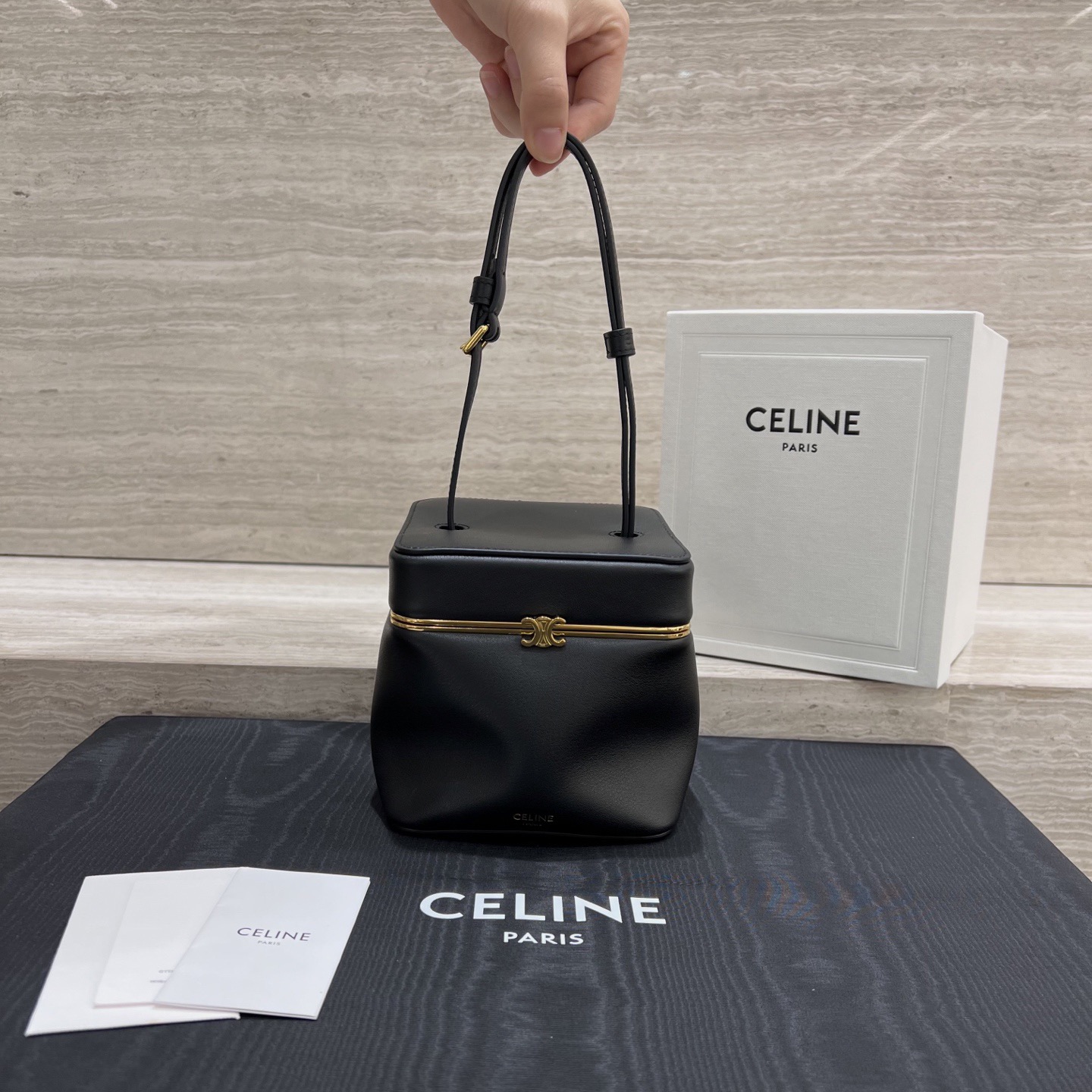 Сумка женская Celine Triomphe Frame чёрного цвета