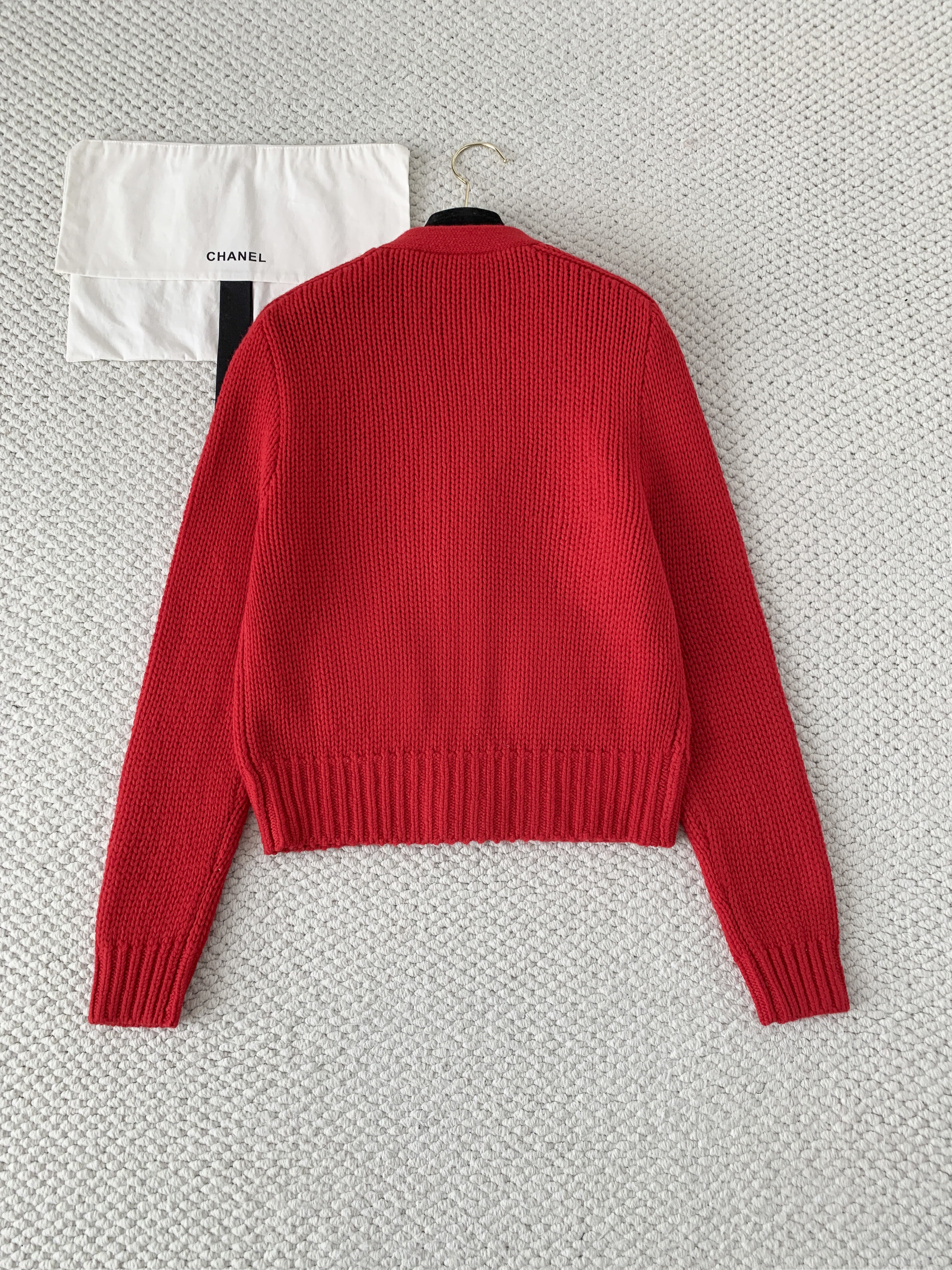 Кардиган женский в стиле Celine V-neck из шерсти красного цвета