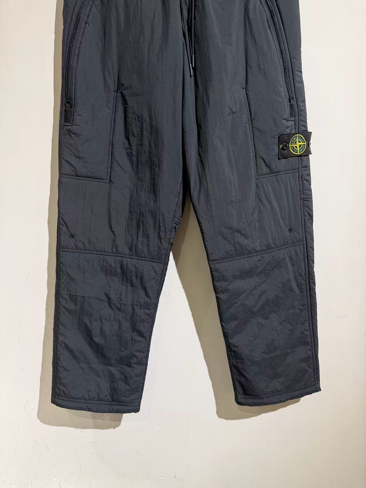 Брюки мужские в стиле Stone Island тёмно-синего цвета с функциональным кроем