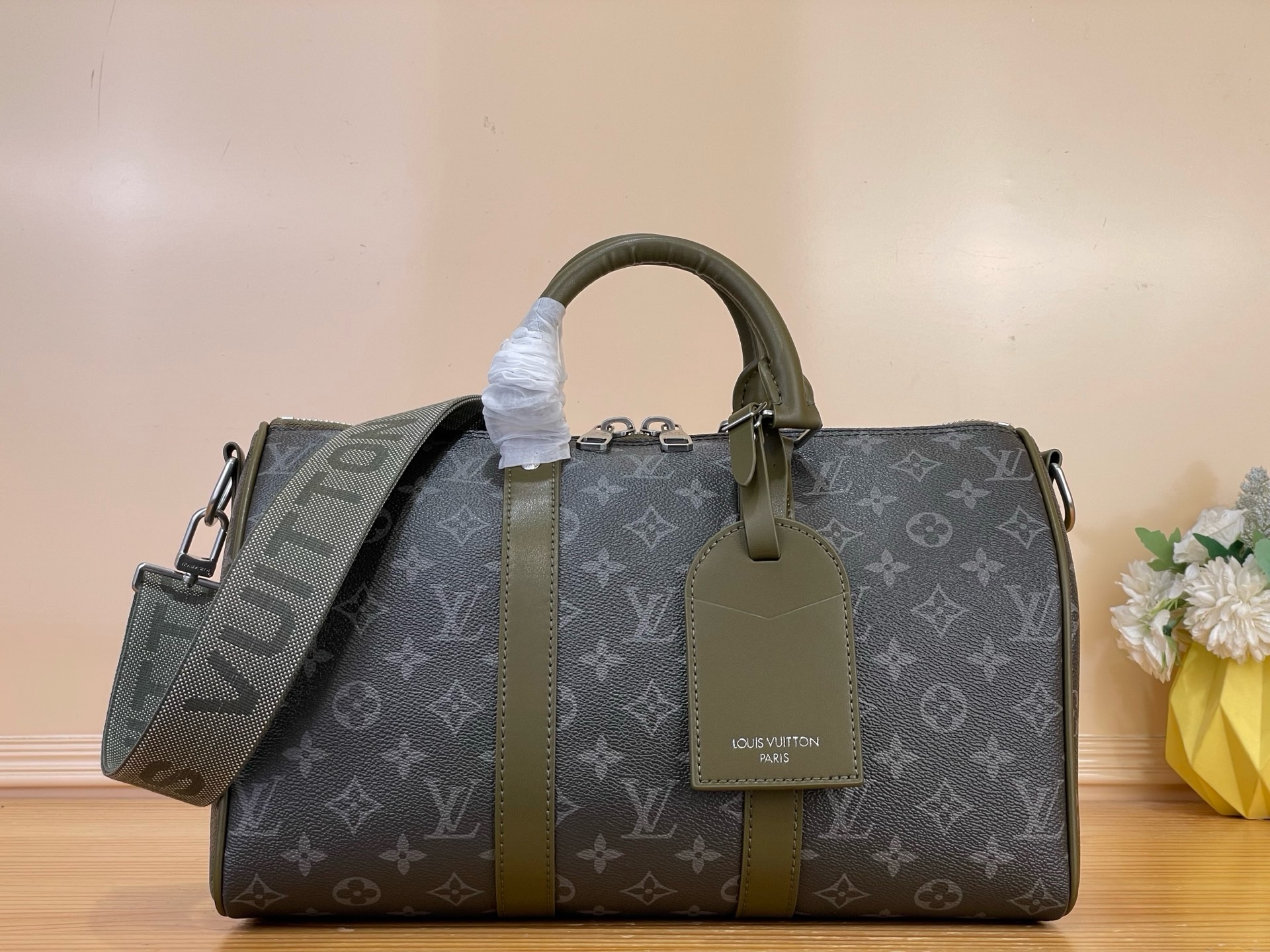 Сумка дорожная мужская Louis Vuitton Keepall Bandoulière 35 чёрно-зелёного цвета
