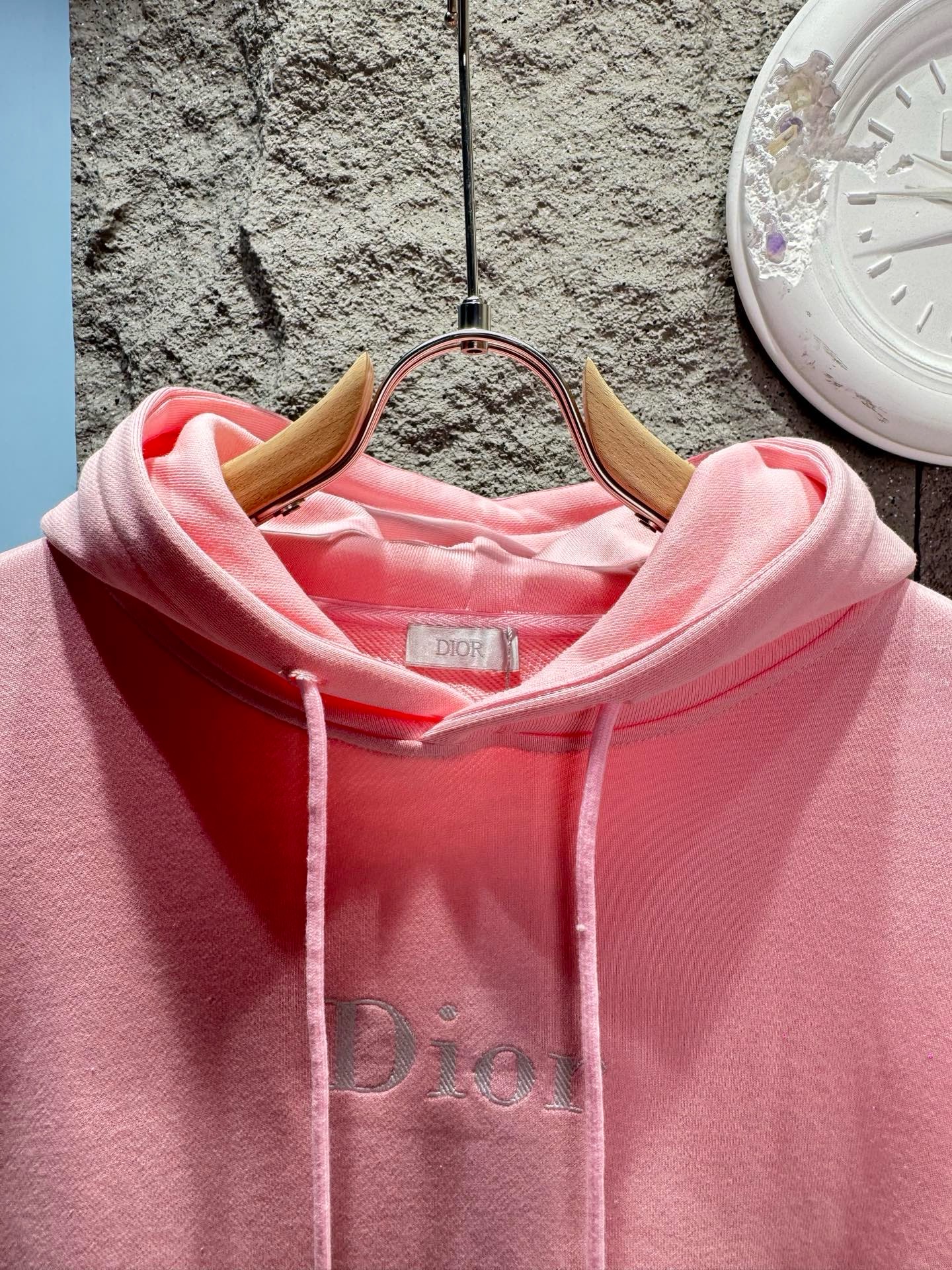 Худи мужское Dior Hooded Sweatshirt with Dior Embroidery розового цвета