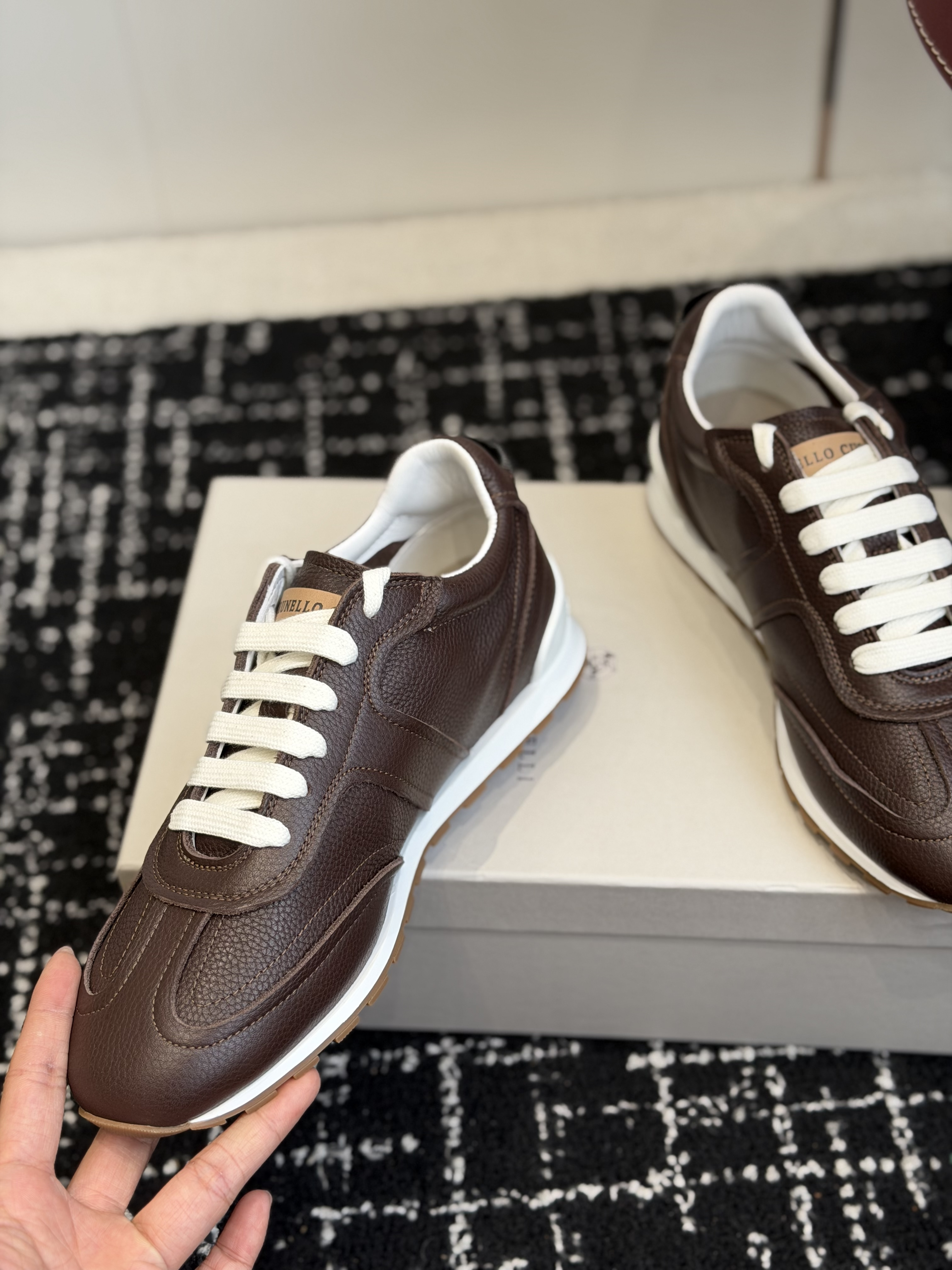 Кроссовки женские в стиле Brunello Cucinelli коричневого цвета