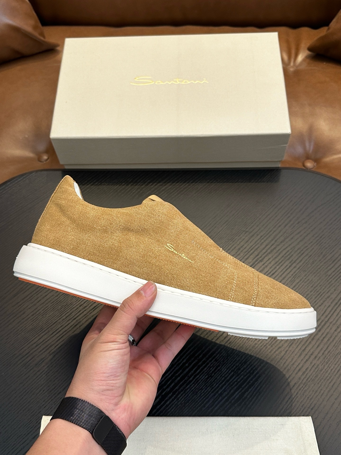 Слипоны мужские в стиле Santoni песочного цвета