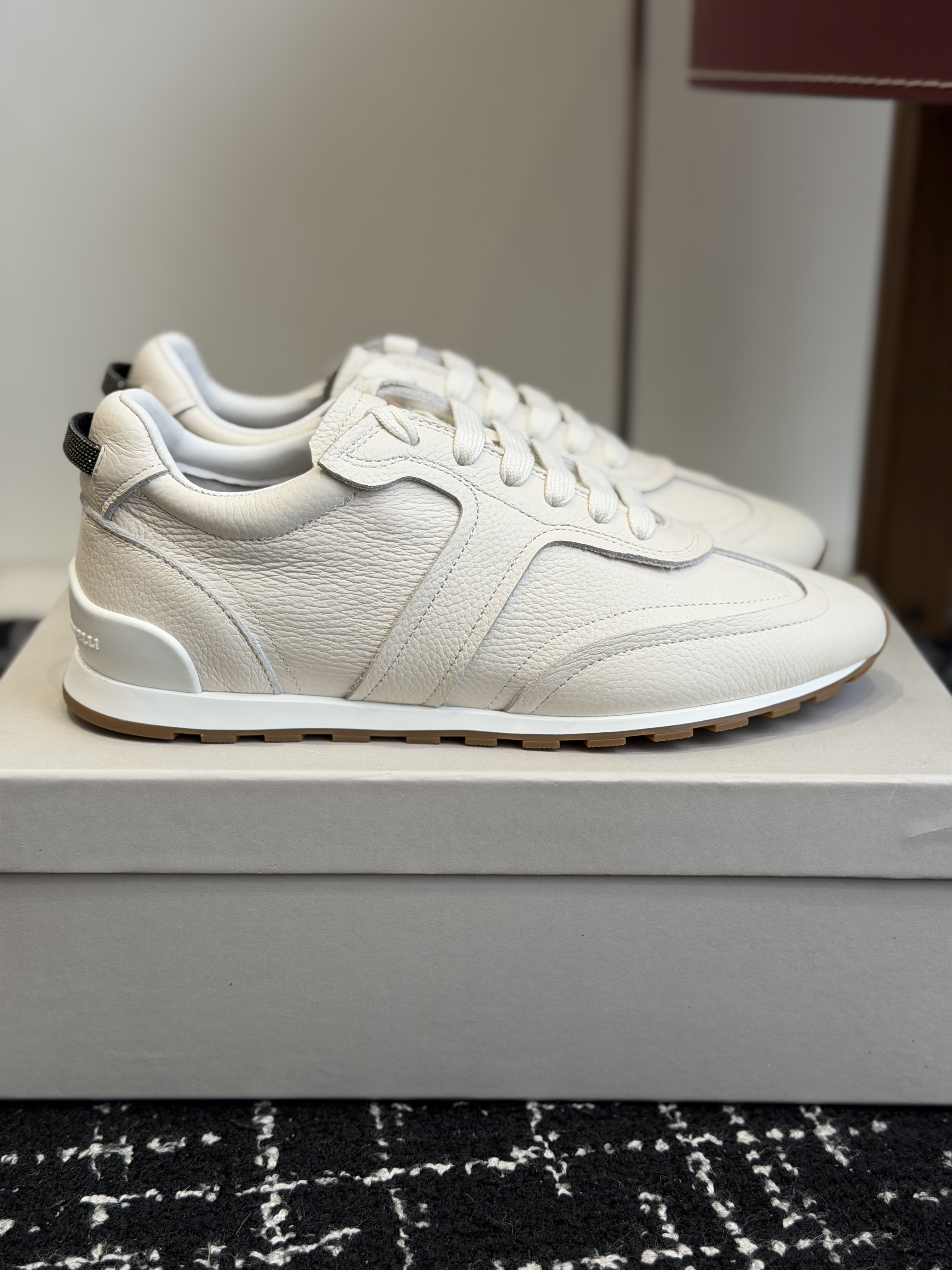 Кроссовки женские в стиле Brunello Cucinelli белого цвета