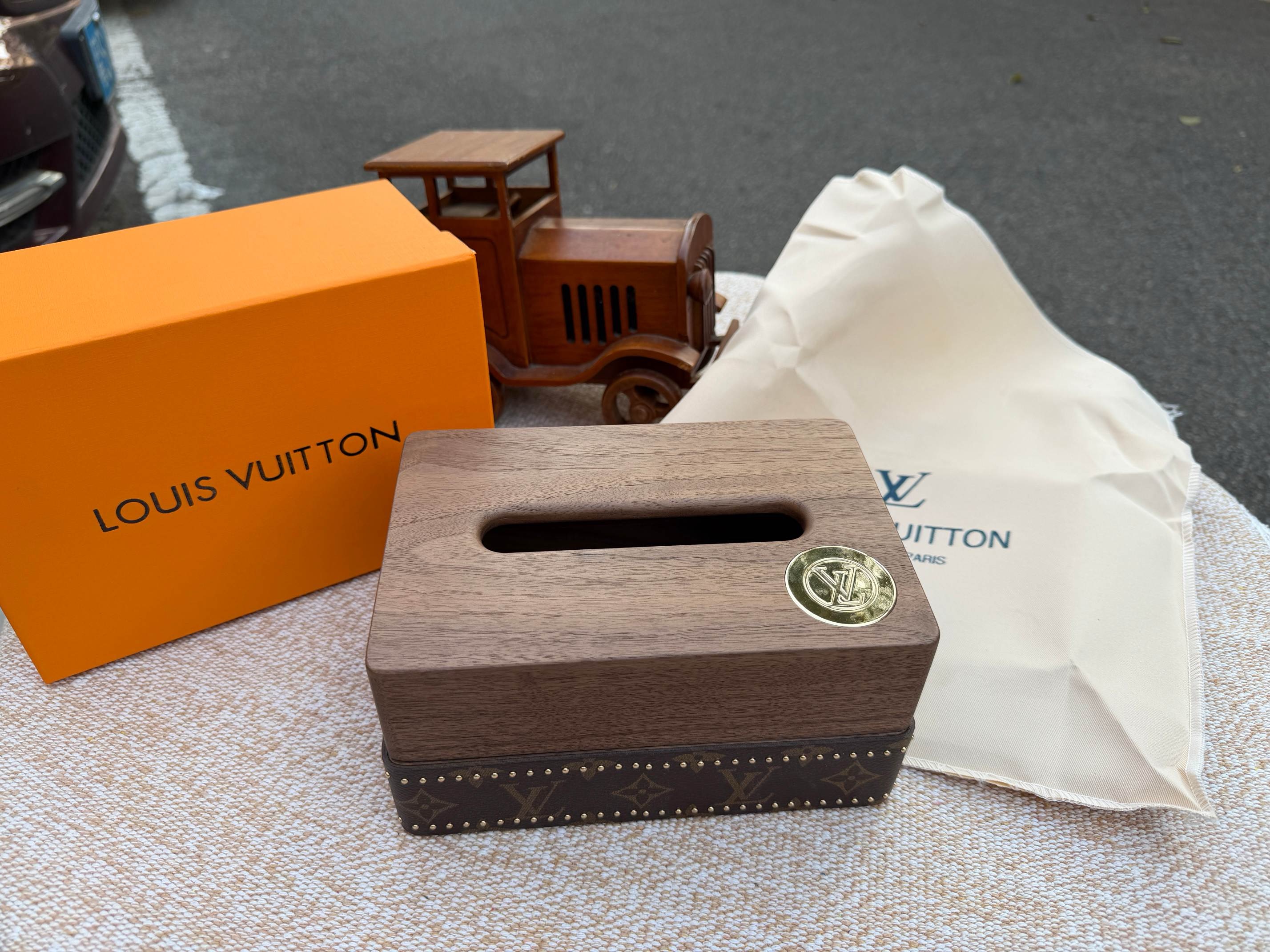 Салфетница Louis Vuitton темно-коричневого цвета