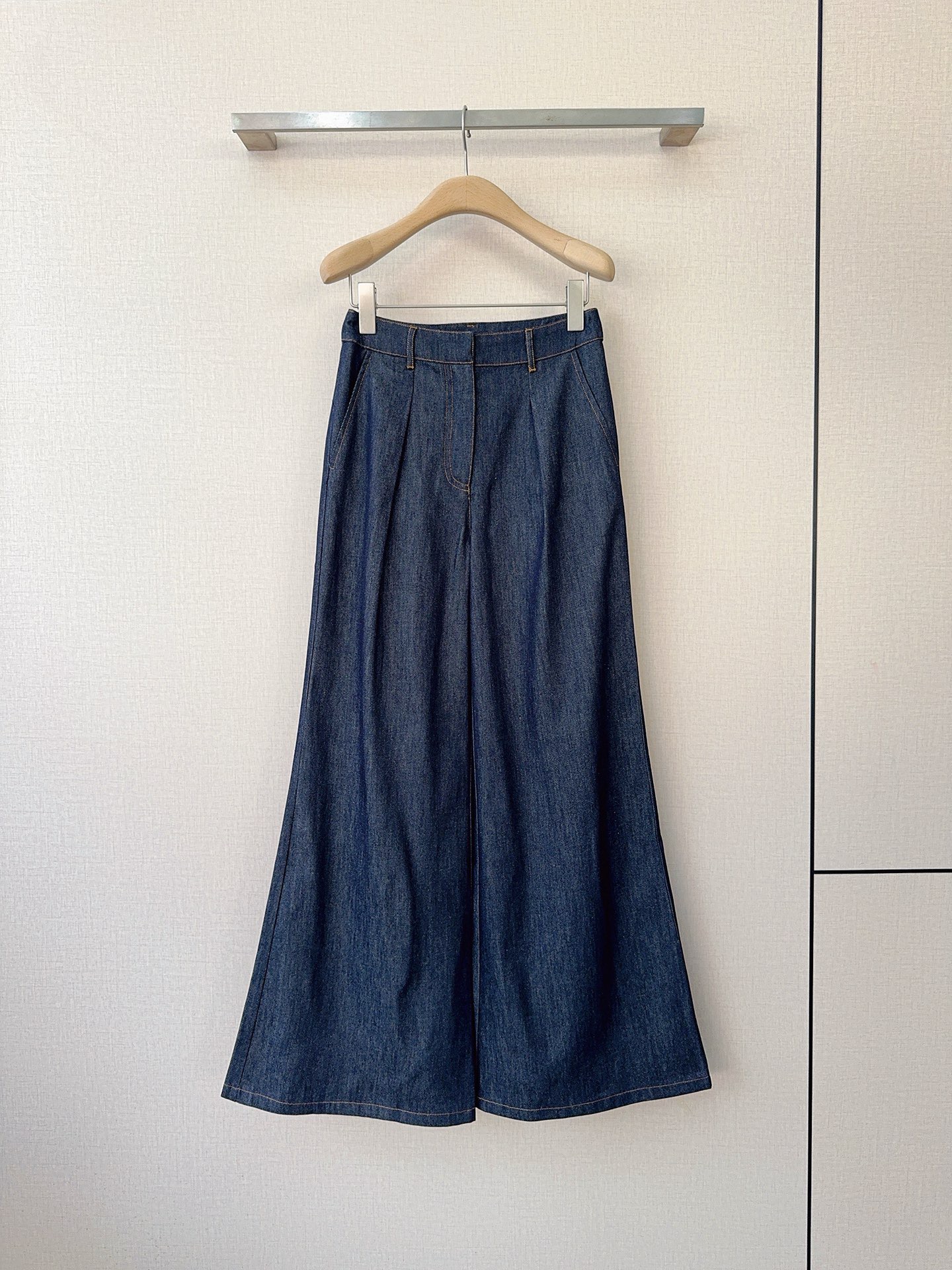 Брюки женские в стиле Dice Kayek синего цвета из денима широкие с высокой посадкой