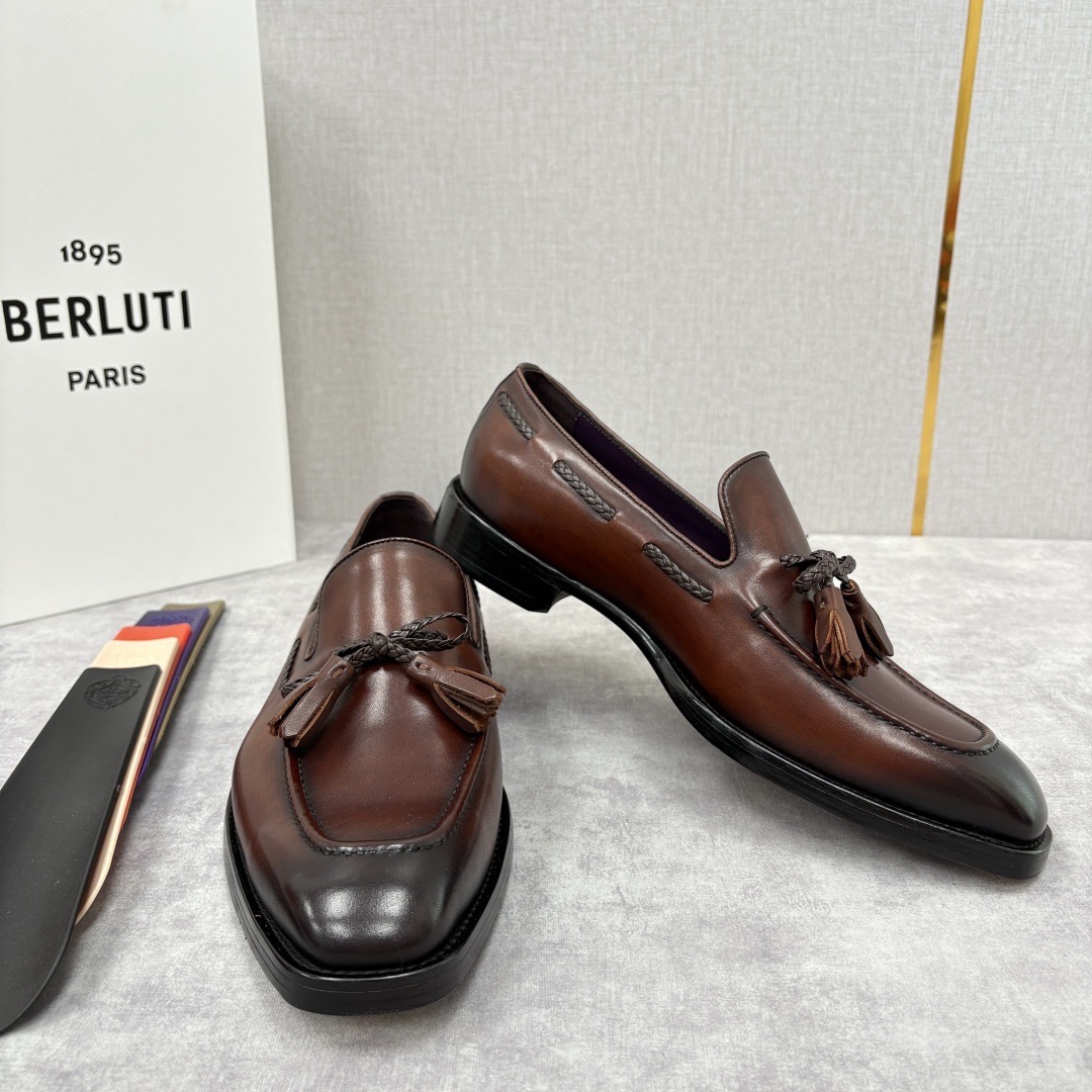 Лоферы мужские в стиле Berluti Lorenzo из натуральной кожи коричневого цвета