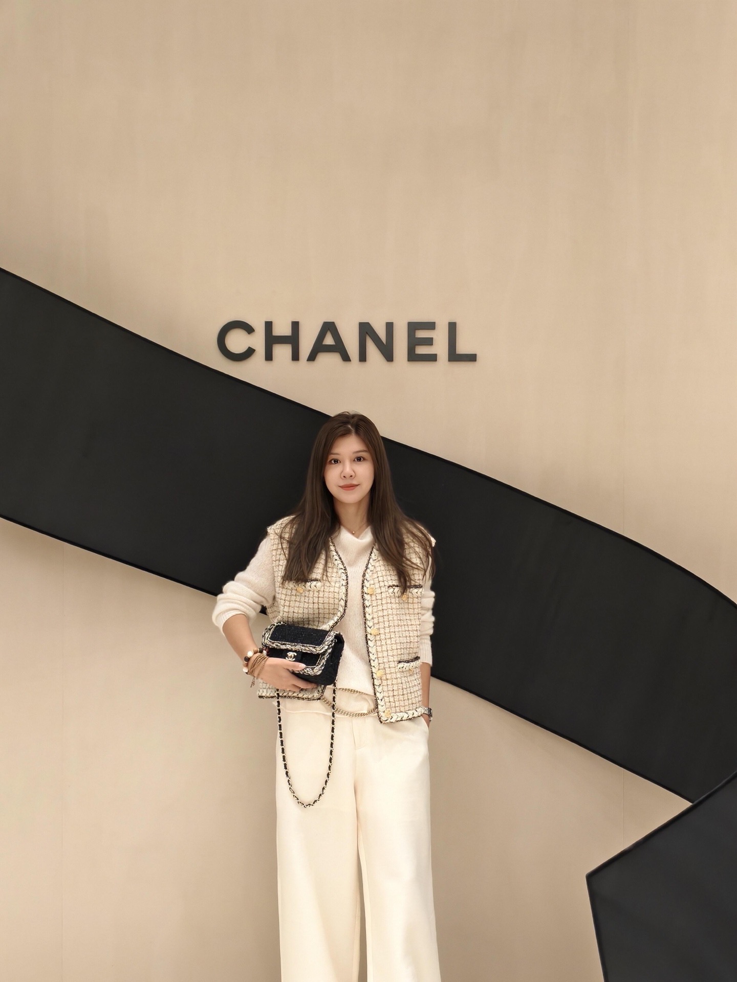 Юбка женская в стиле Chanel молочно-бежевого цвета миди