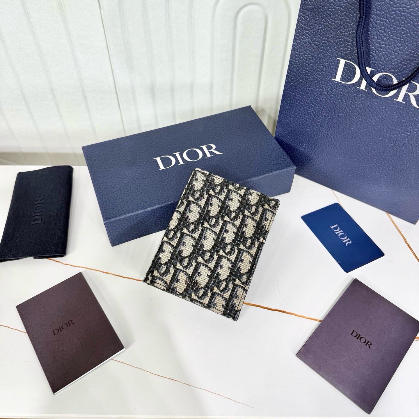 Обложка для паспорта Dior бежево-чёрного цвета