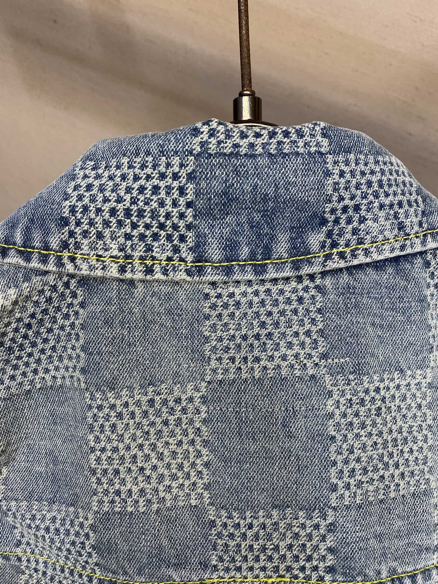 Рубашка мужская в стиле Louis Vuitton с шахматным узором синего цвета