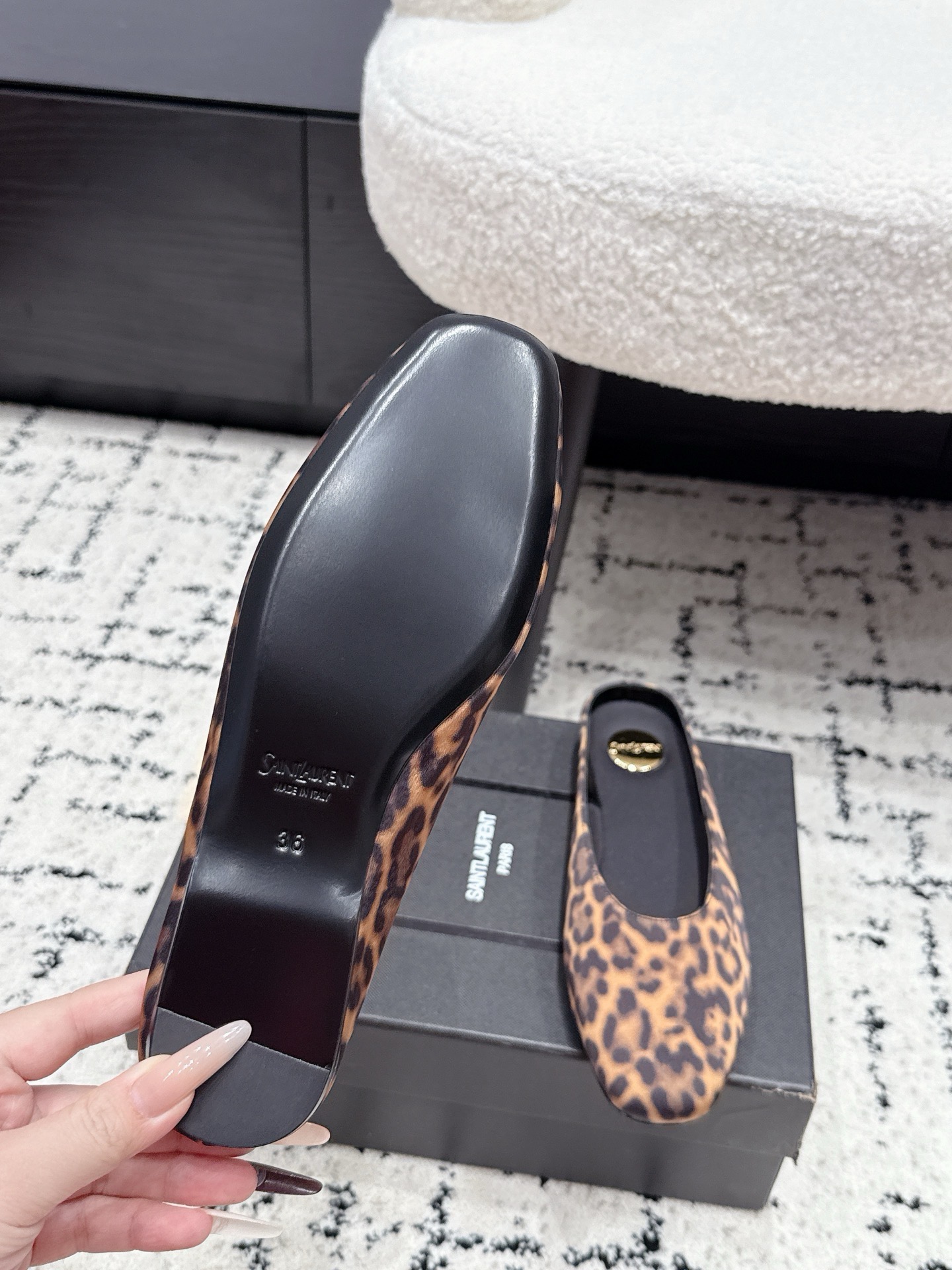 Мюли женские Saint Laurent леопардового цвета