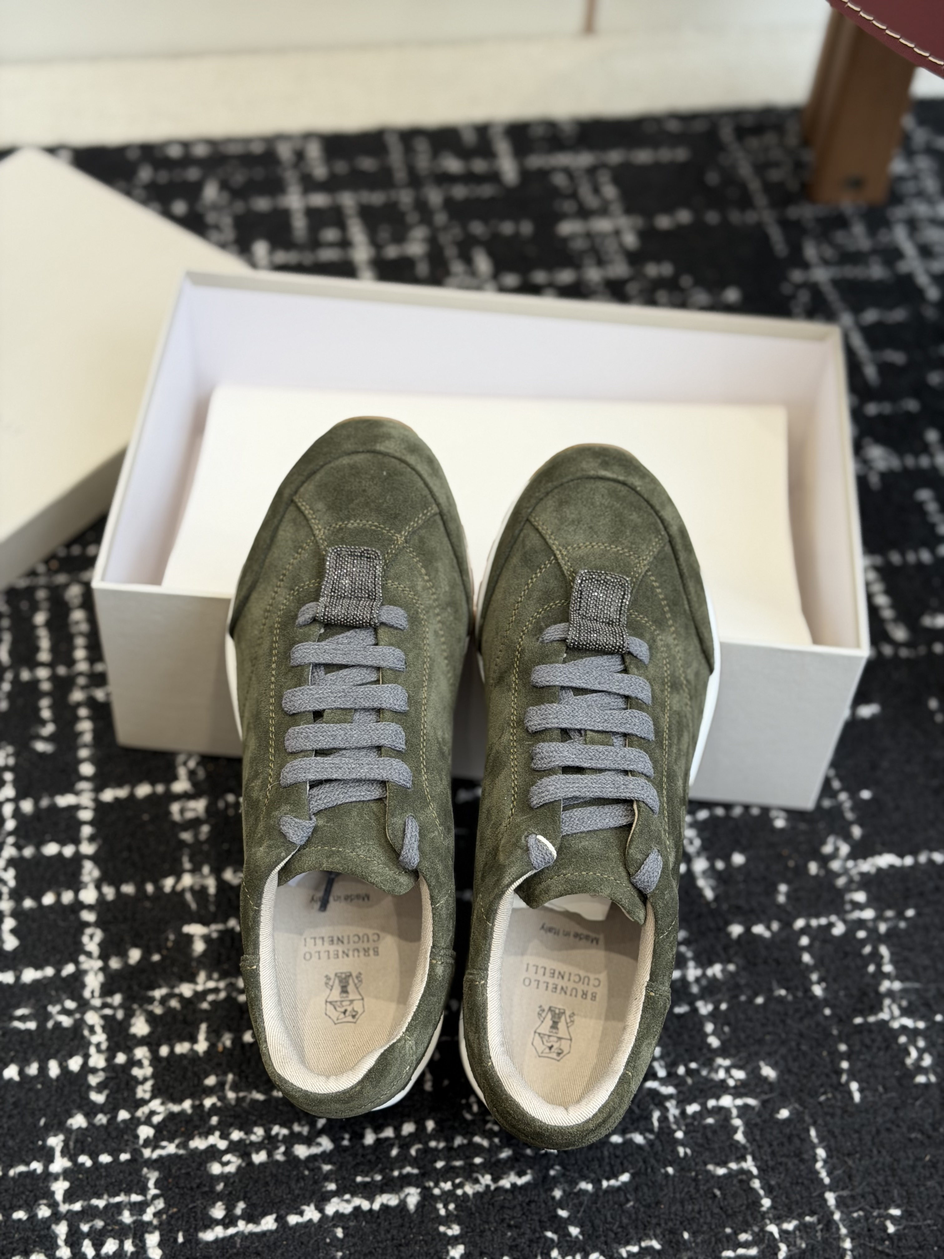 Кроссовки женские в стиле Brunello Cucinelli зеленого цвета