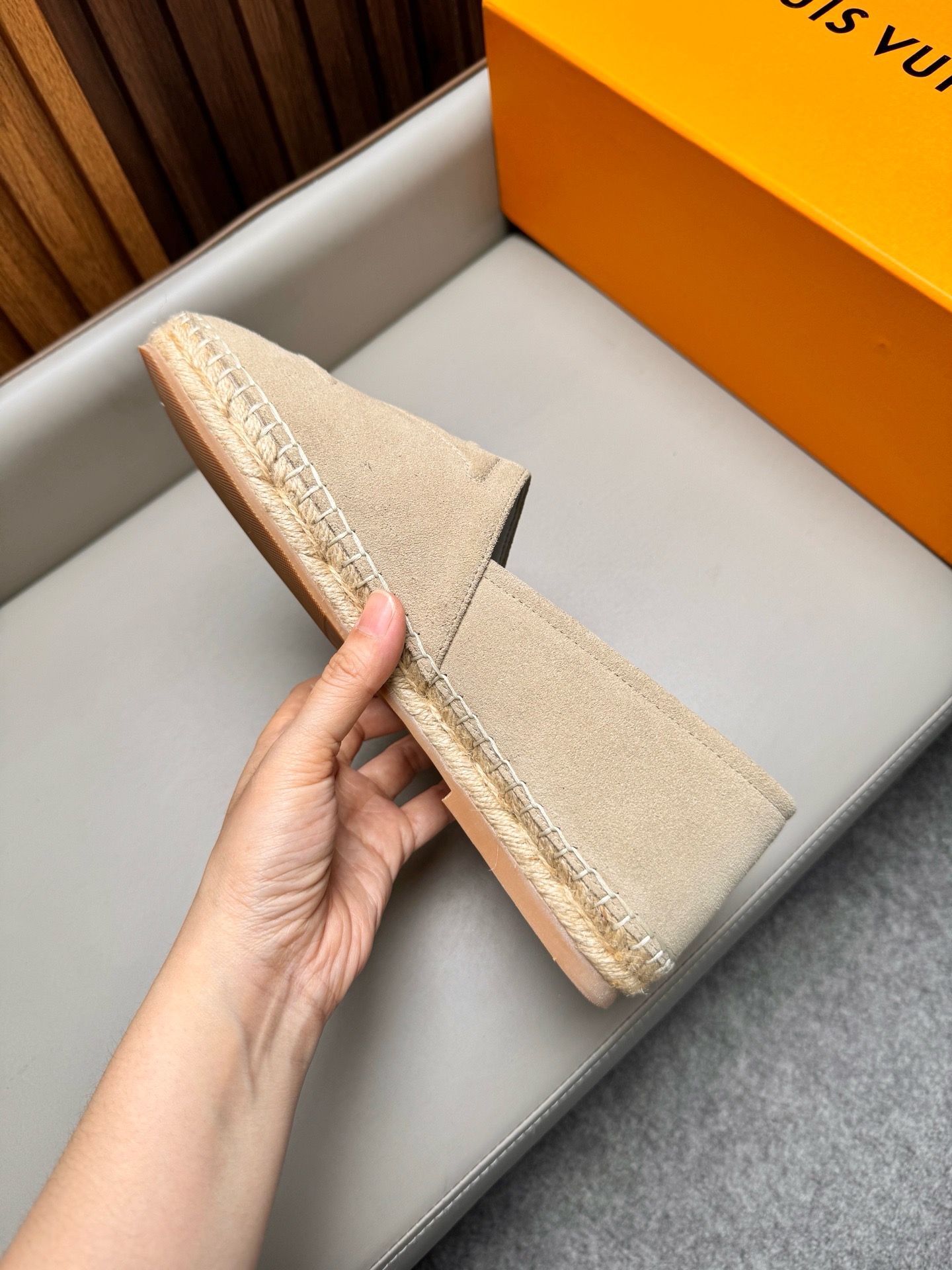 Эспадрильи мужские Louis Vuitton из натуральной замши светло-бежевого цвета