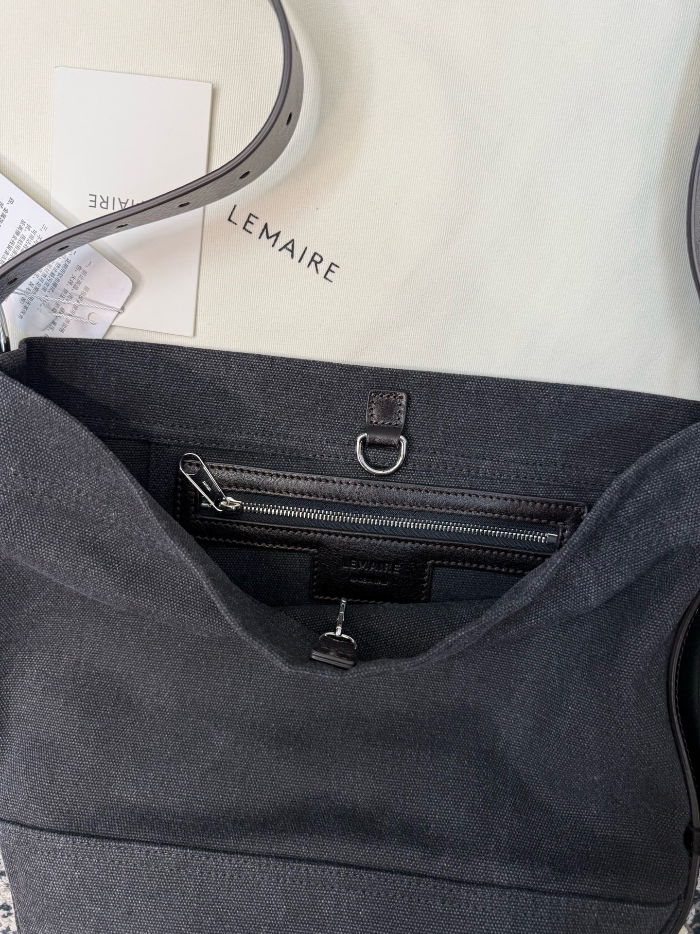 Сумка женская в стиле Lemaire Small Tote угольно-серого цвета
