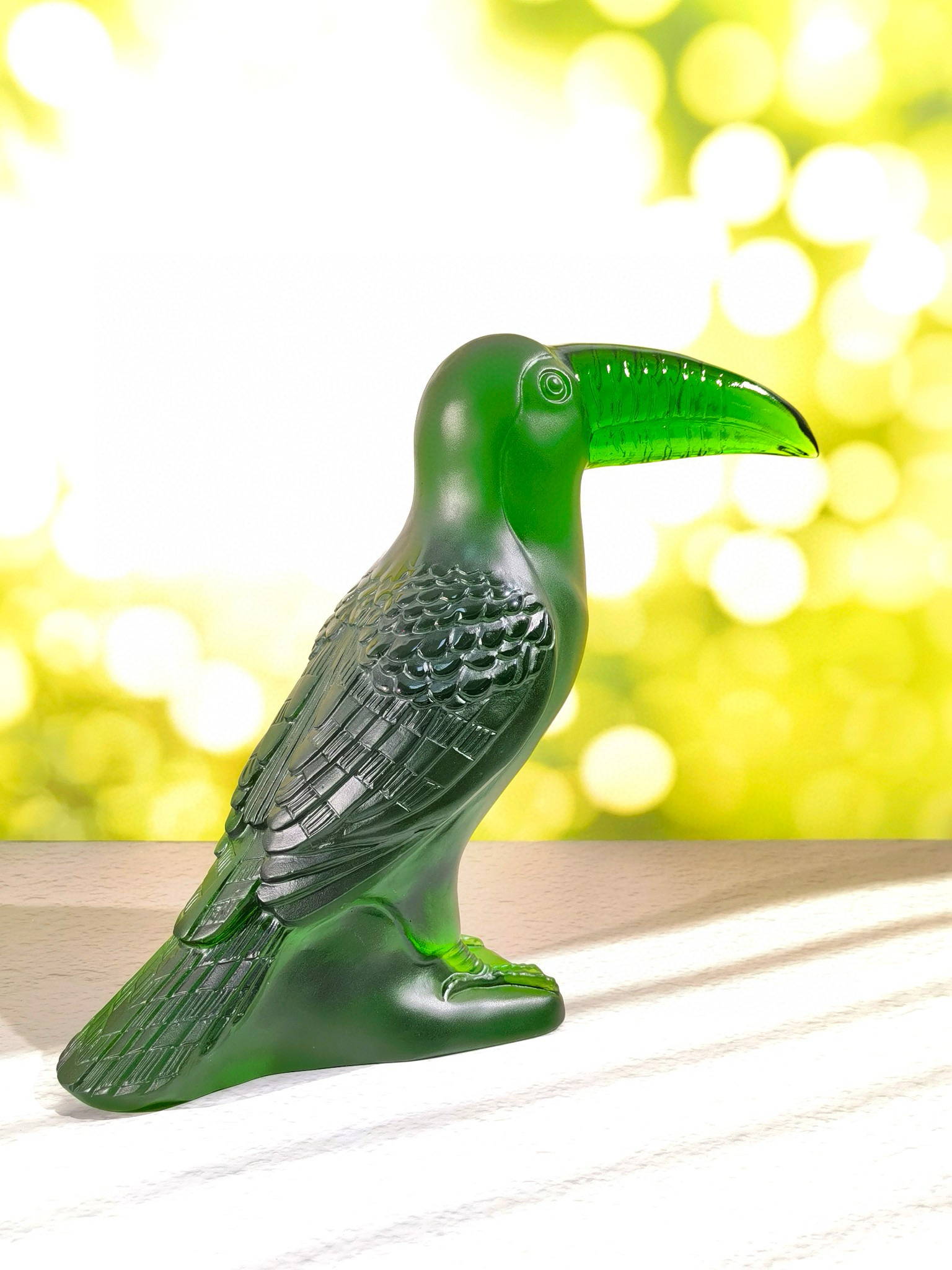 Скульптура в стиле Lalique «Toucan / Big Mouth», зелёная